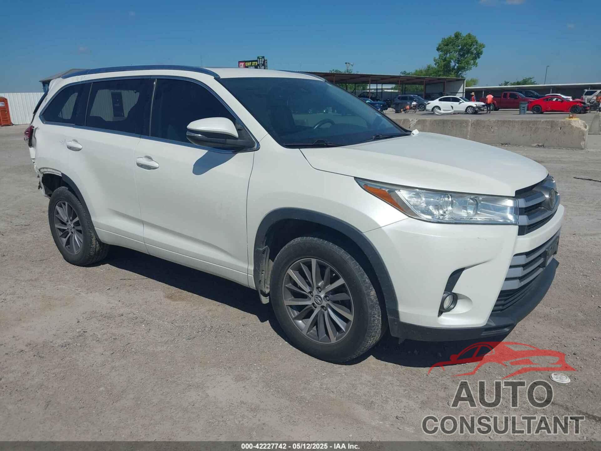 TOYOTA HIGHLANDER 2018 - 5TDKZRFH8JS548391