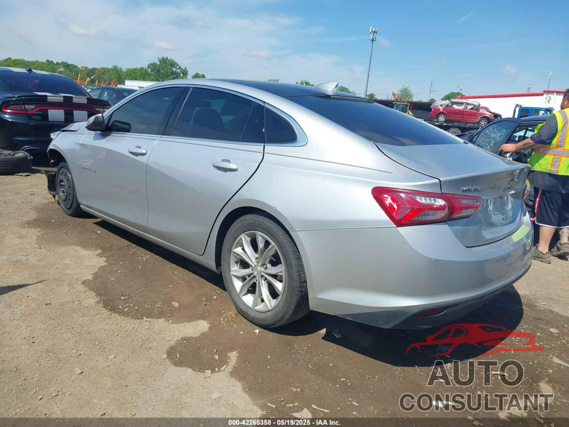 CHEVROLET MALIBU 2019 - 1G1ZD5ST0KF120020