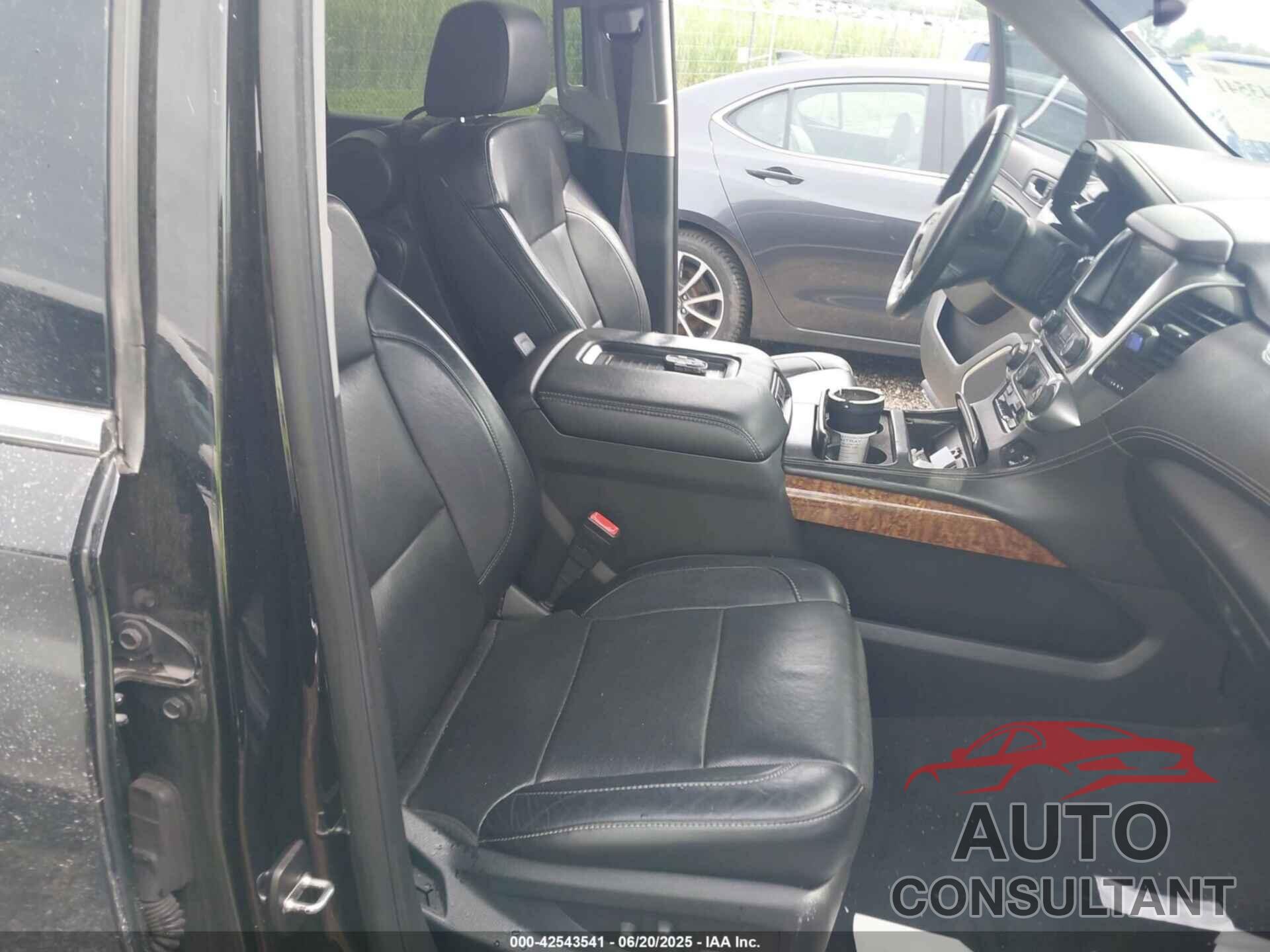 CHEVROLET SUBURBAN 1500 2015 - 1GNSKKKC8FR698374