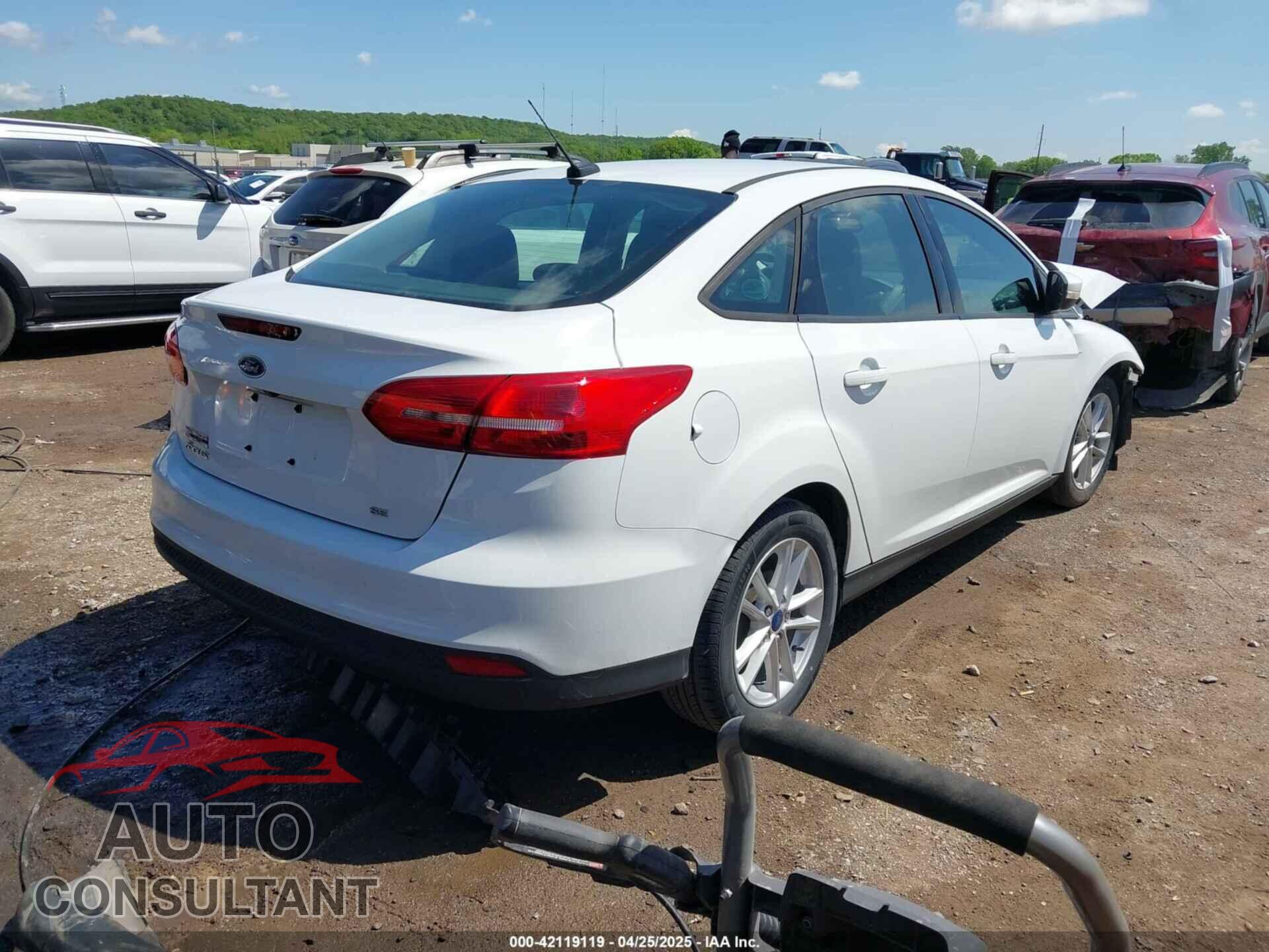 FORD FOCUS 2017 - 1FADP3F23HL302289