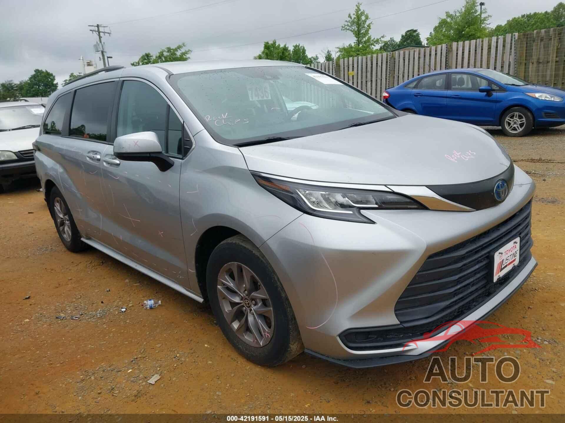 TOYOTA SIENNA 2022 - 5TDKRKECXNS084362