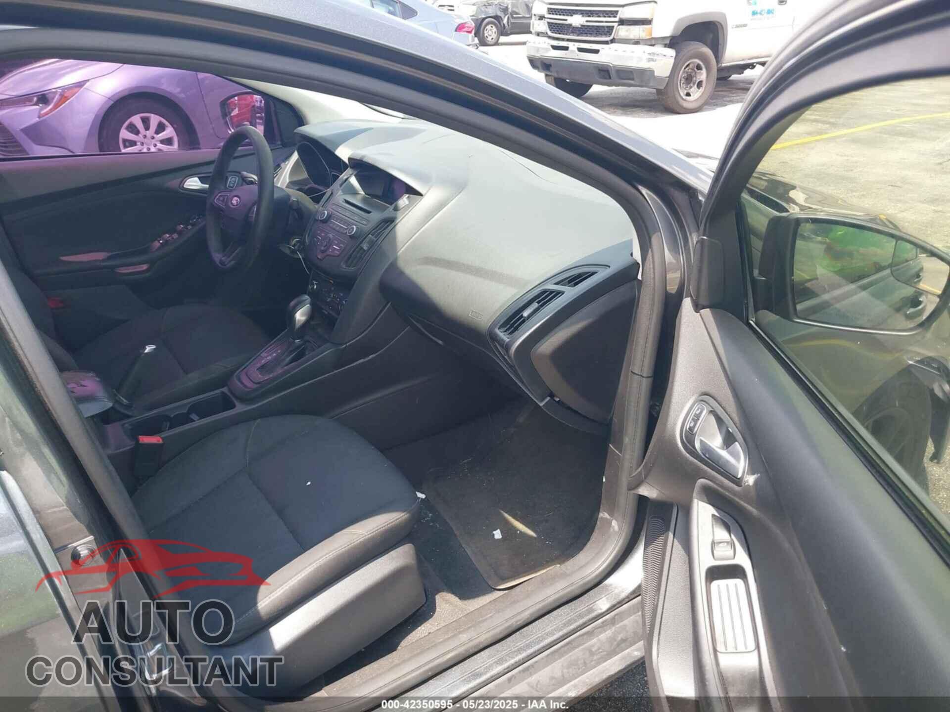 FORD FOCUS 2017 - 1FADP3F29HL201418
