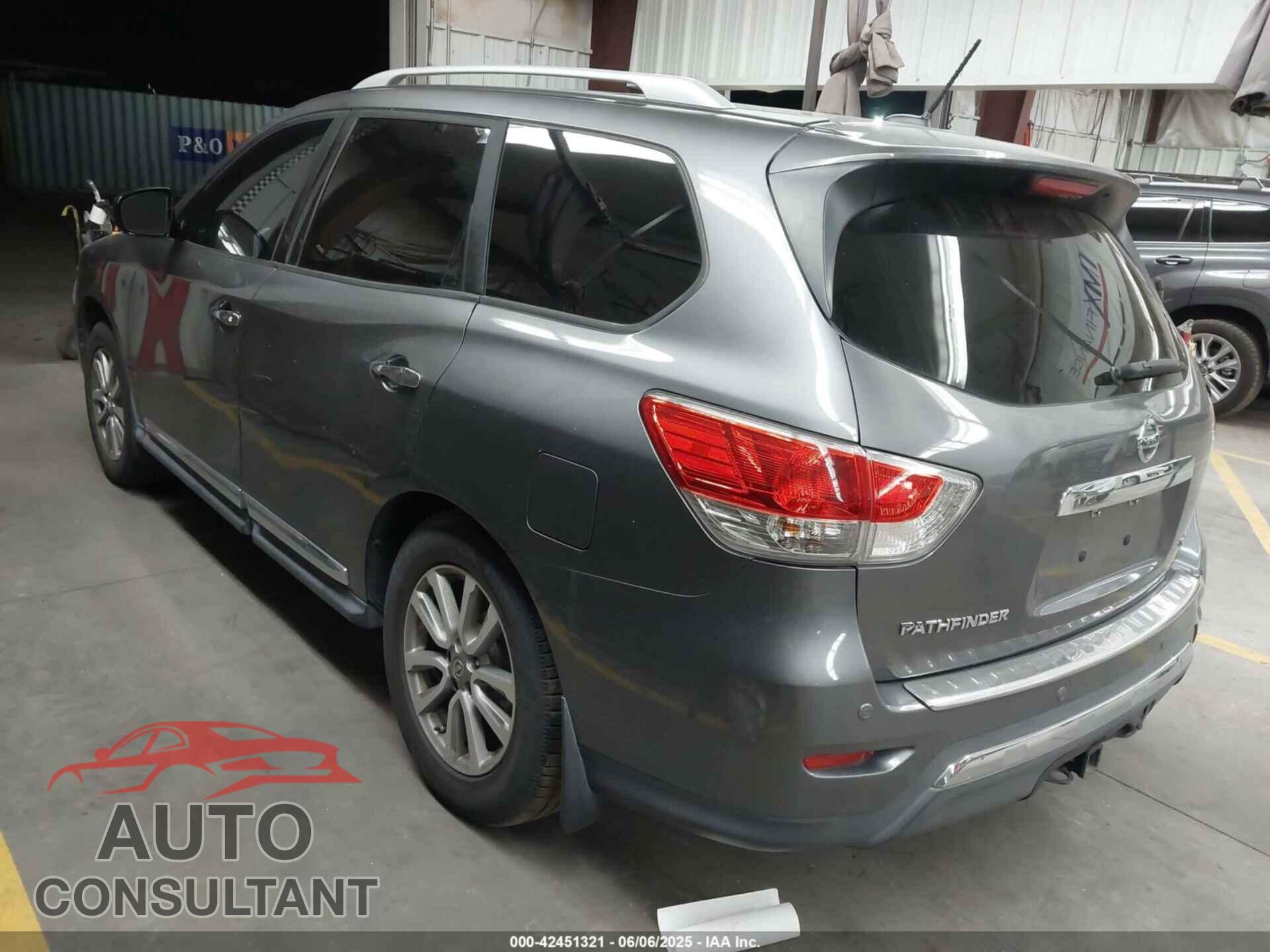 NISSAN PATHFINDER 2015 - 5N1AR2MN0FC612276