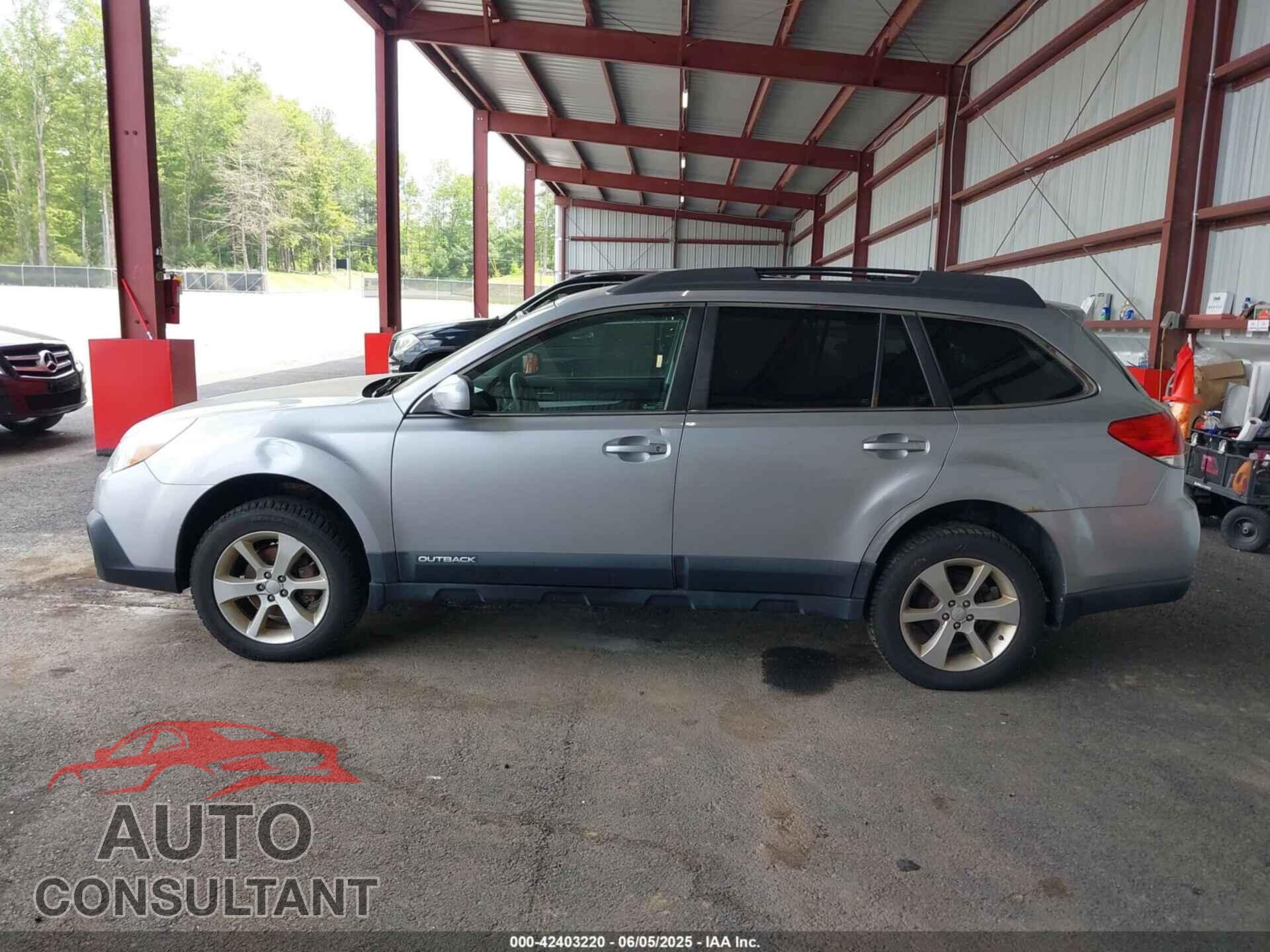 SUBARU OUTBACK 2013 - 4S4BRBCC2D3201818