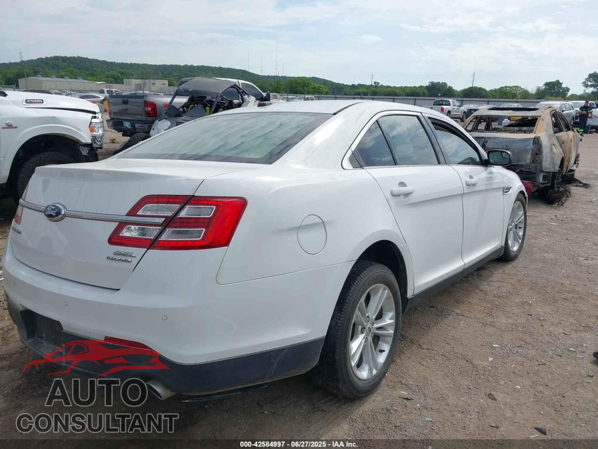 FORD TAURUS 2013 - 1FAHP2E88DG123850