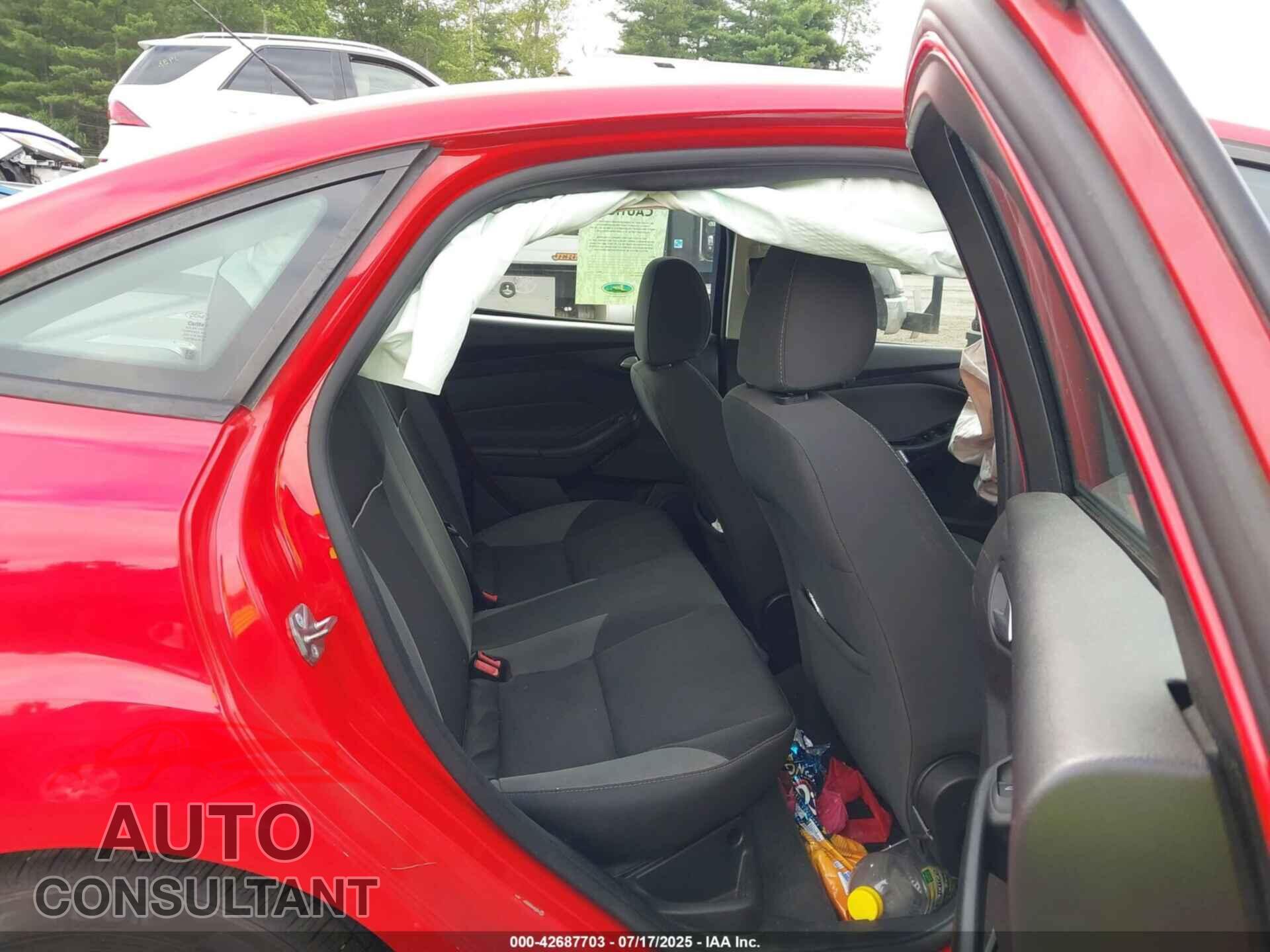 FORD FOCUS 2014 - 1FADP3F22EL326787