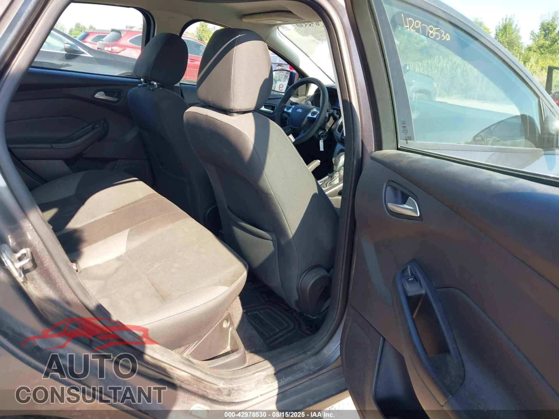 FORD FOCUS 2014 - 1FADP3F22EL435167