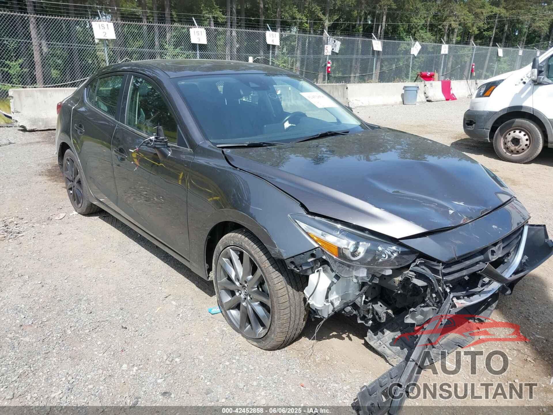 MAZDA MAZDA3 2018 - 3MZBN1V33JM260505