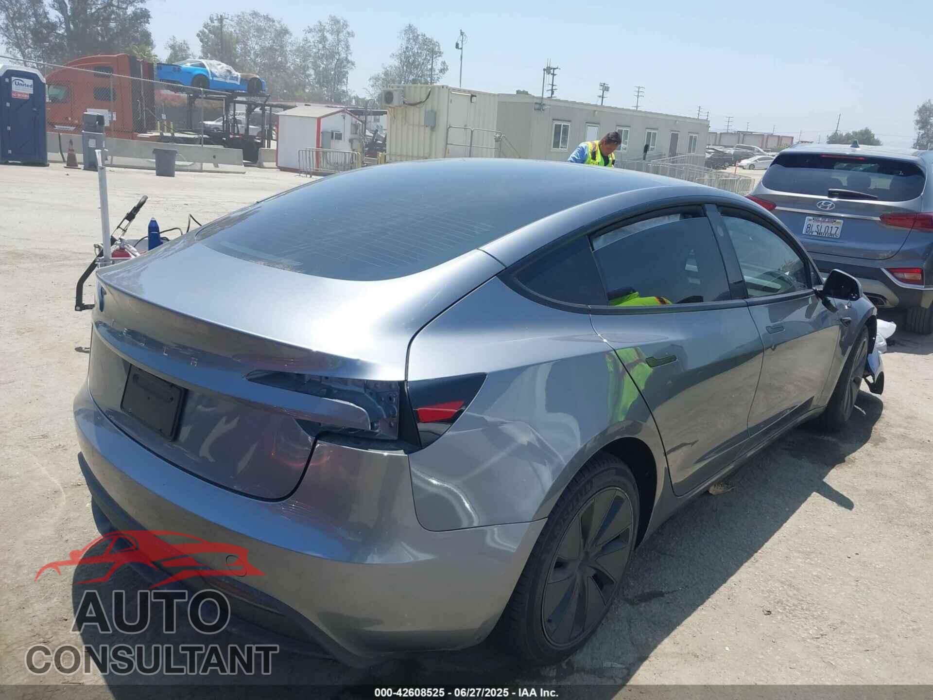 TESLA MODEL 3 2024 - 5YJ3E1EA6RF859341