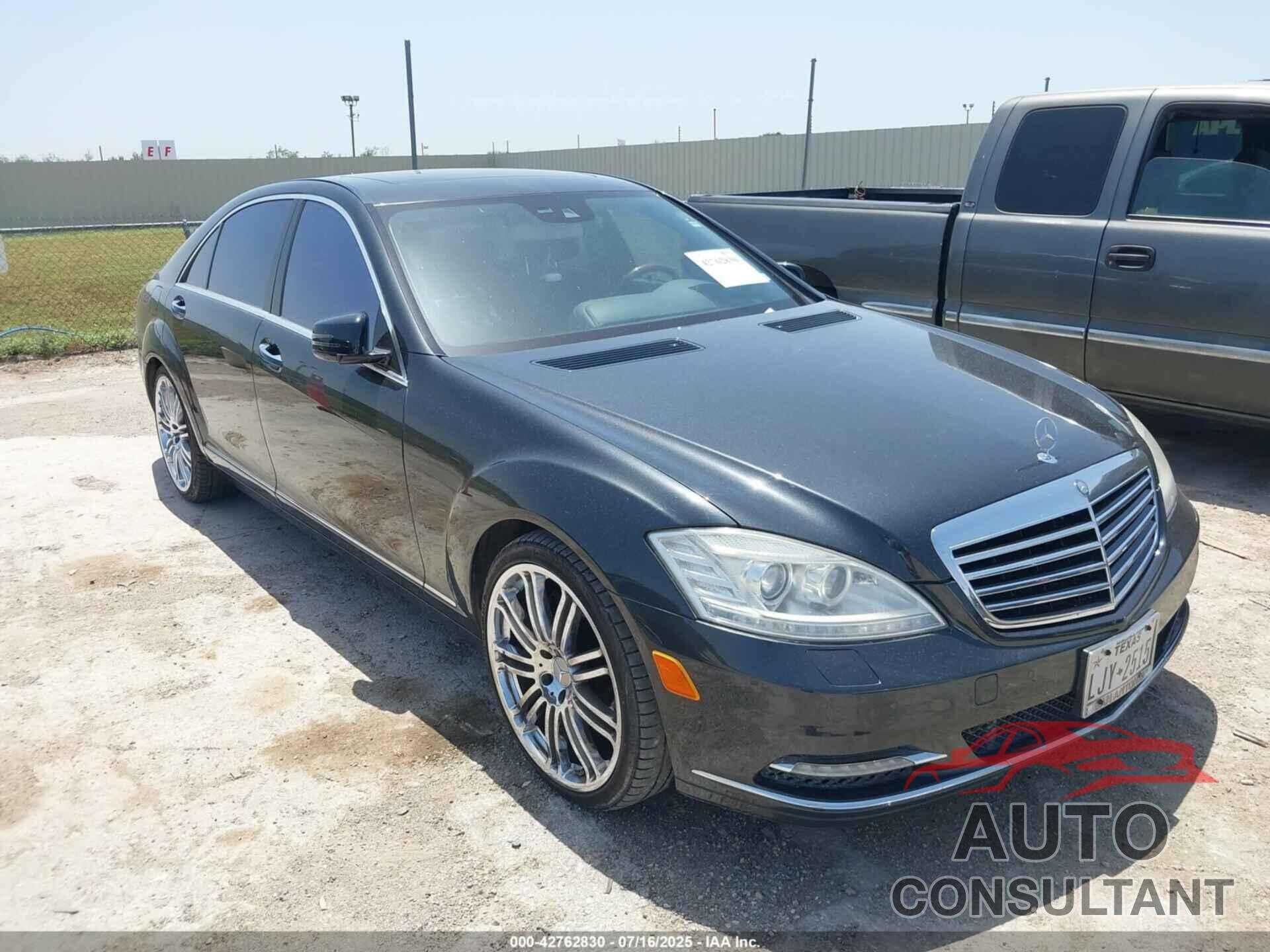 MERCEDES-BENZ S 550 2013 - WDDNG7DB7DA492232