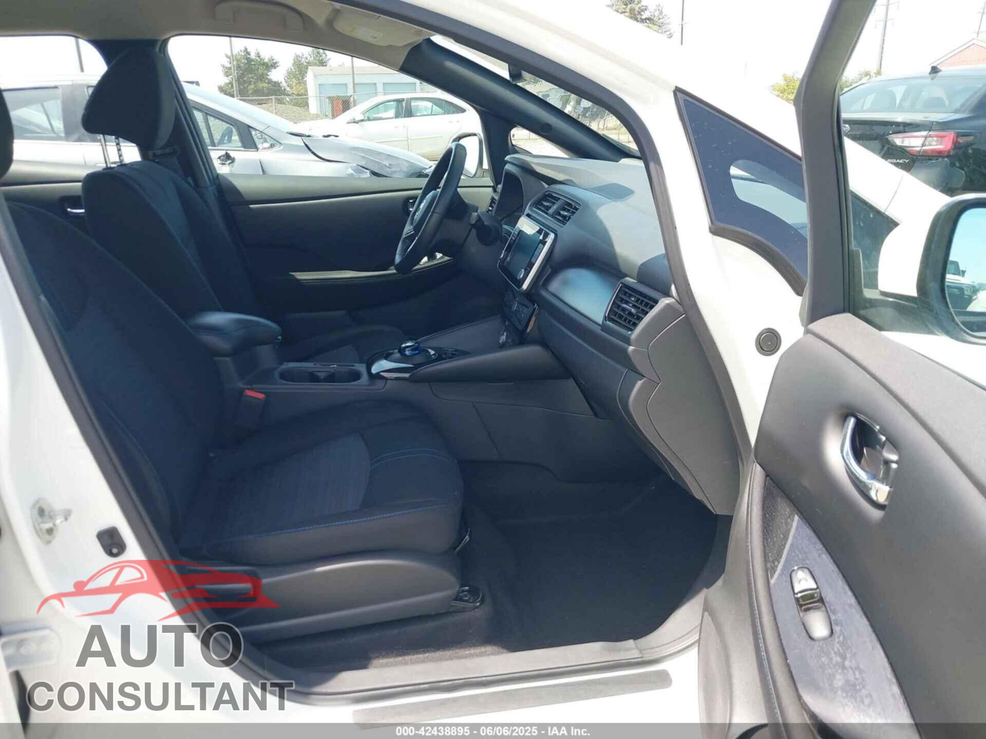 NISSAN LEAF 2021 - 1N4AZ1CV0MC556505