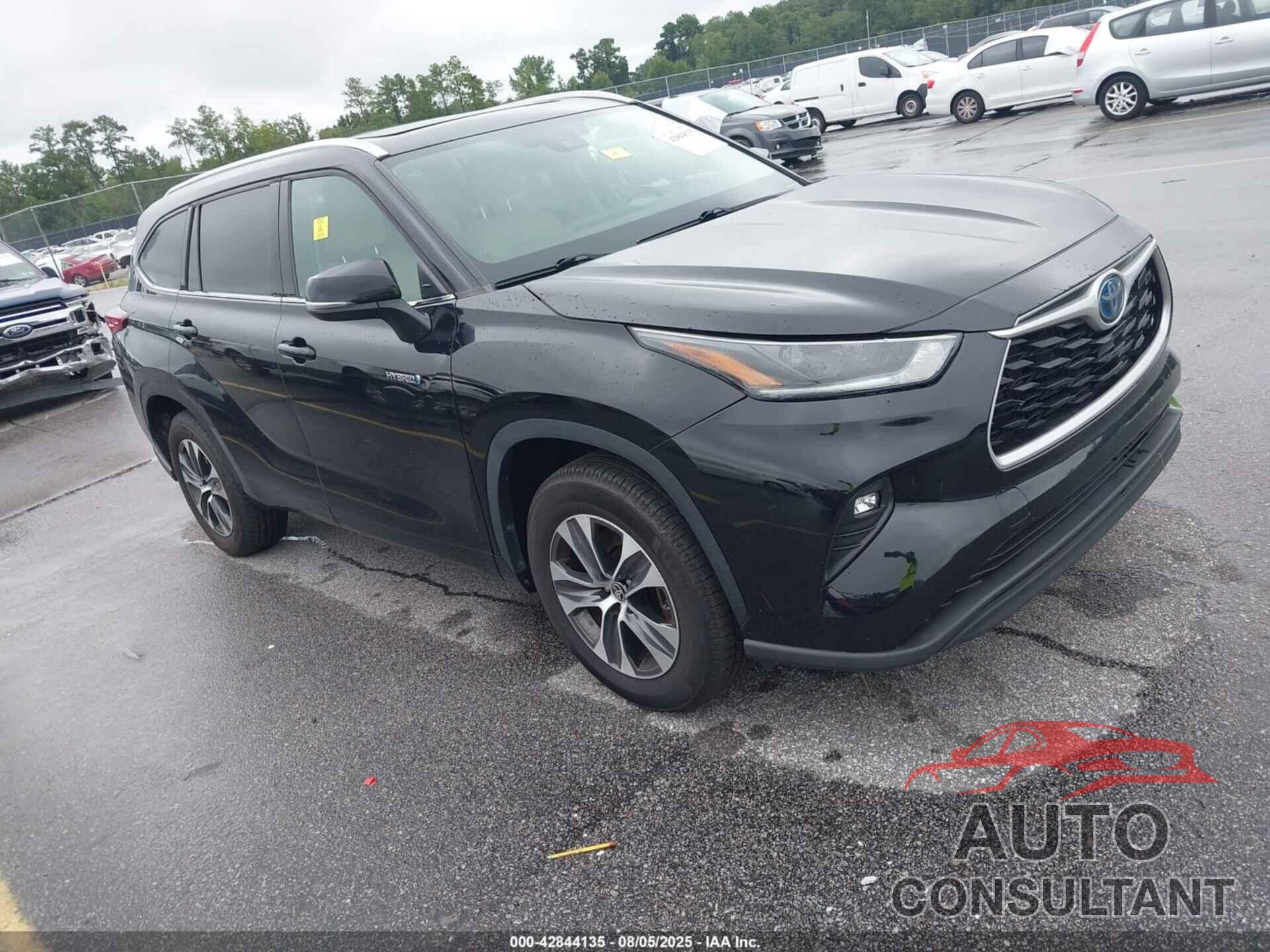 TOYOTA HIGHLANDER 2021 - 5TDGARAH2MS011038