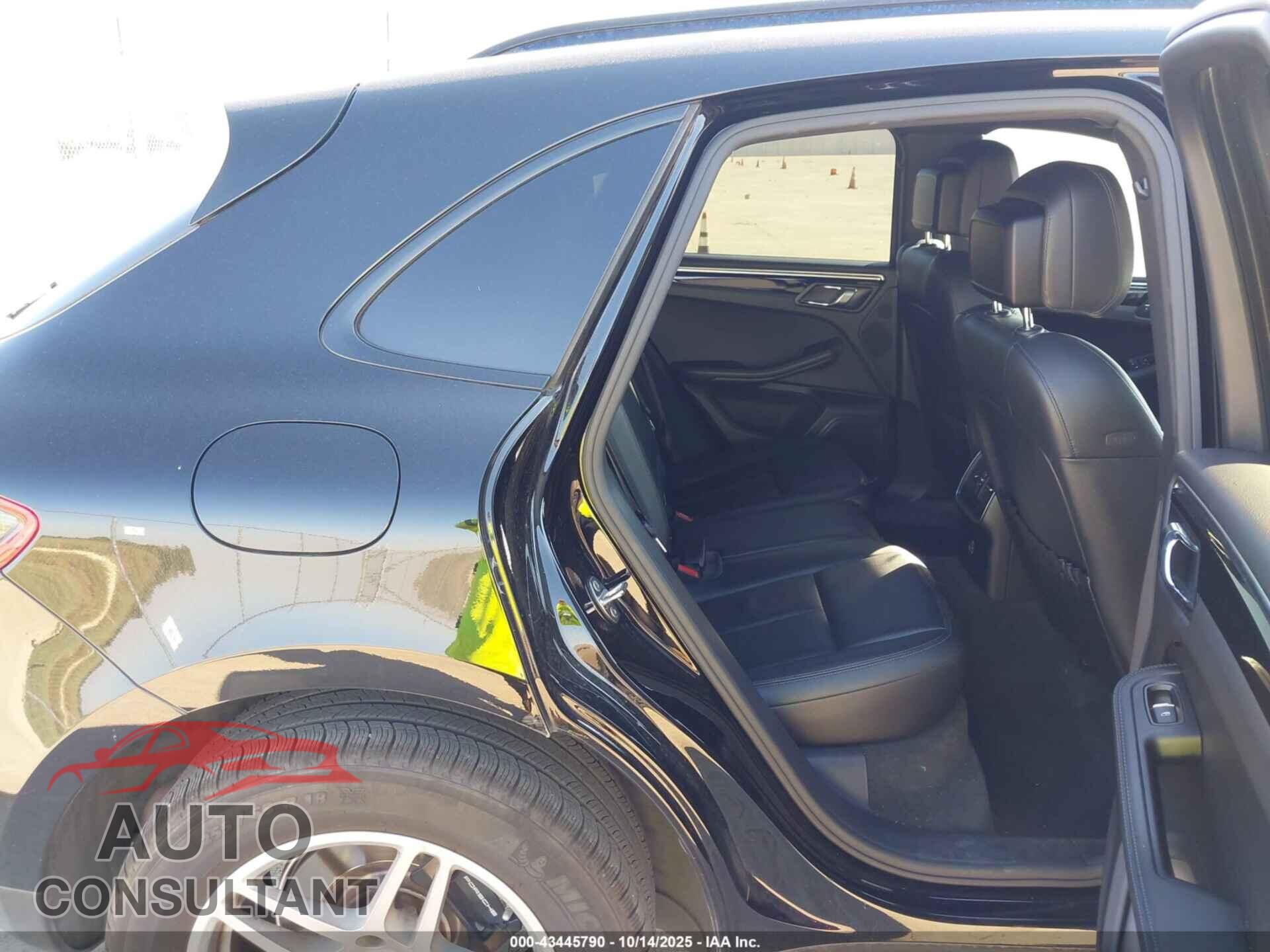 PORSCHE MACAN 2017 - WP1AA2A52HLB81425
