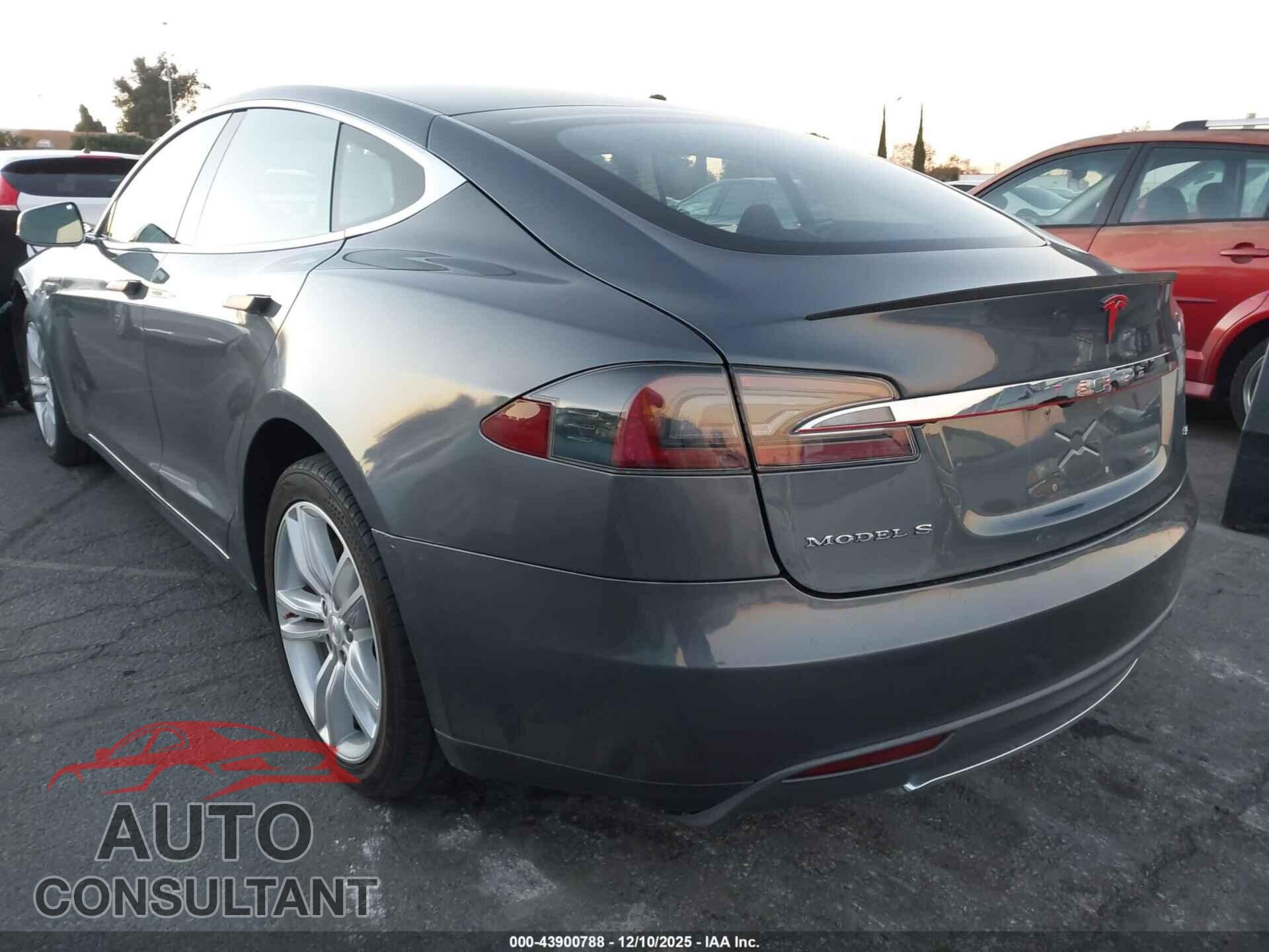 TESLA MODEL S 2013 - 5YJSA1CNXDFP27124