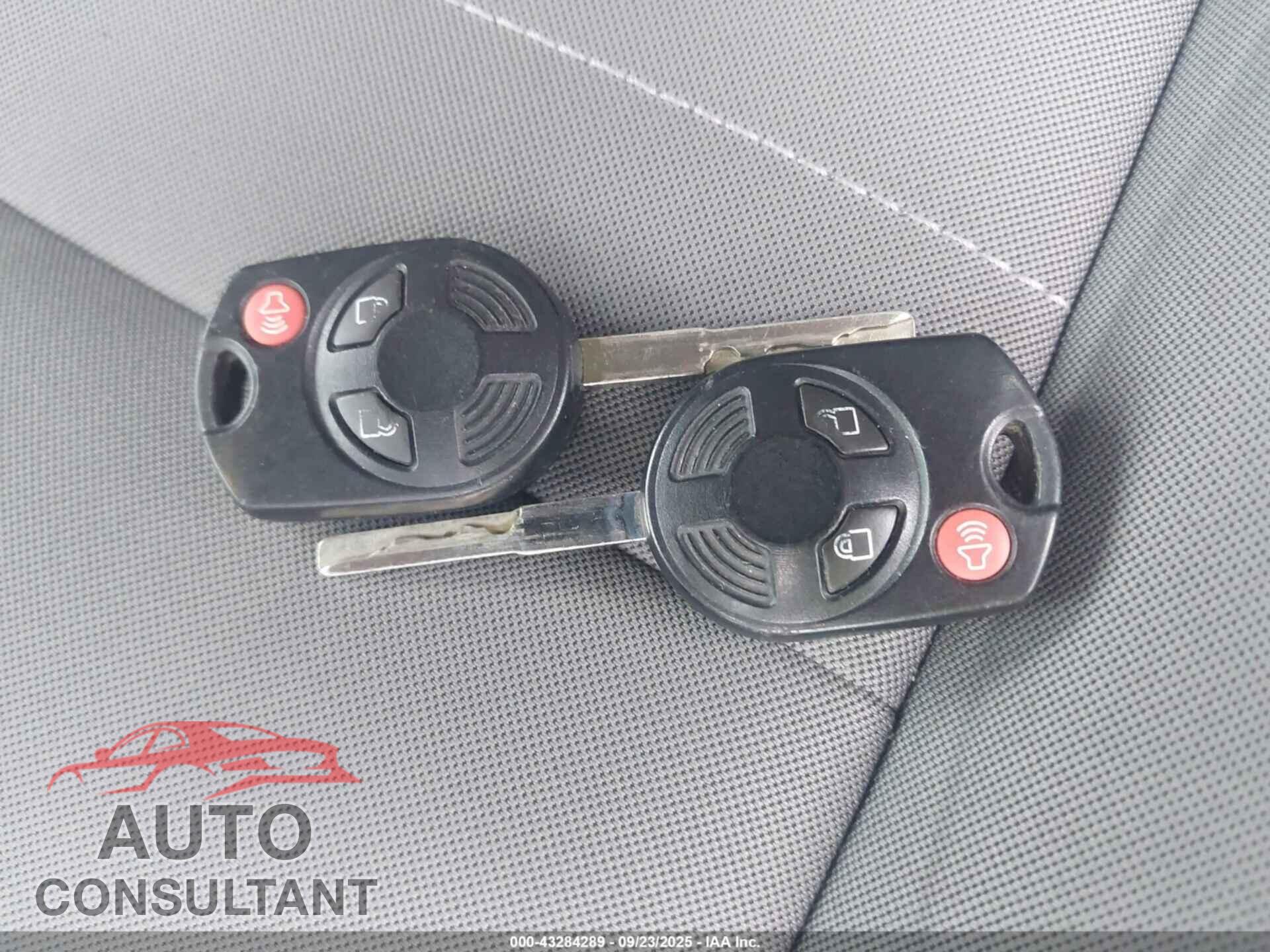 FORD ESCAPE 2015 - 1FMCU0GX5FUB92632