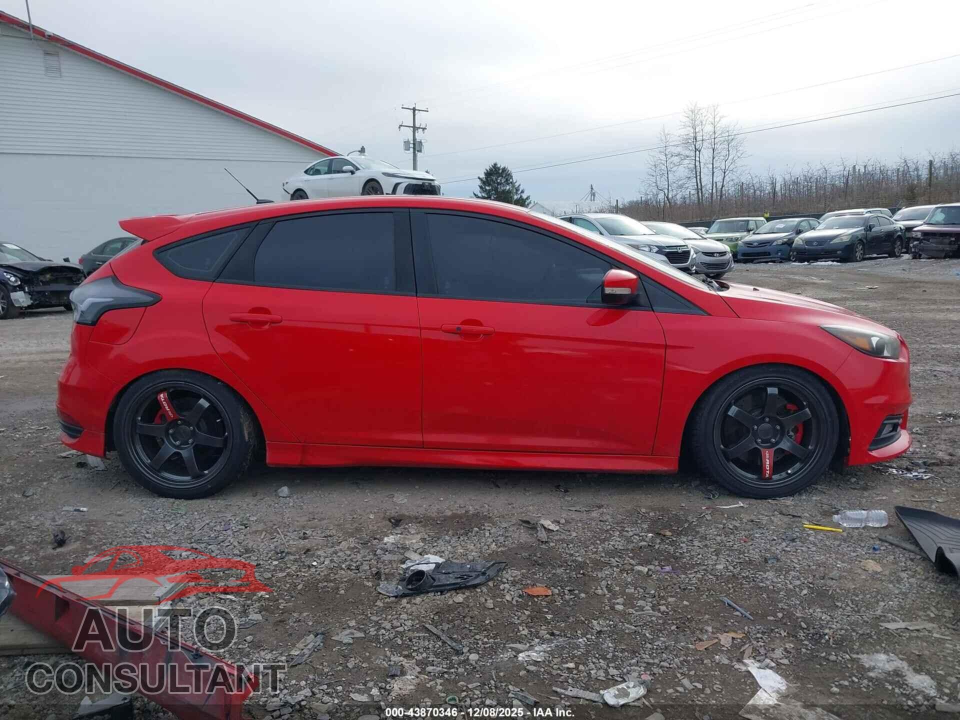 FORD FOCUS 2017 - 1FADP3L95HL338700
