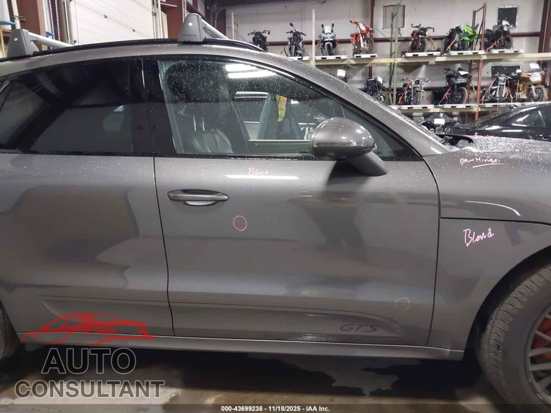 PORSCHE MACAN 2018 - WP1AG2A52JLB62345