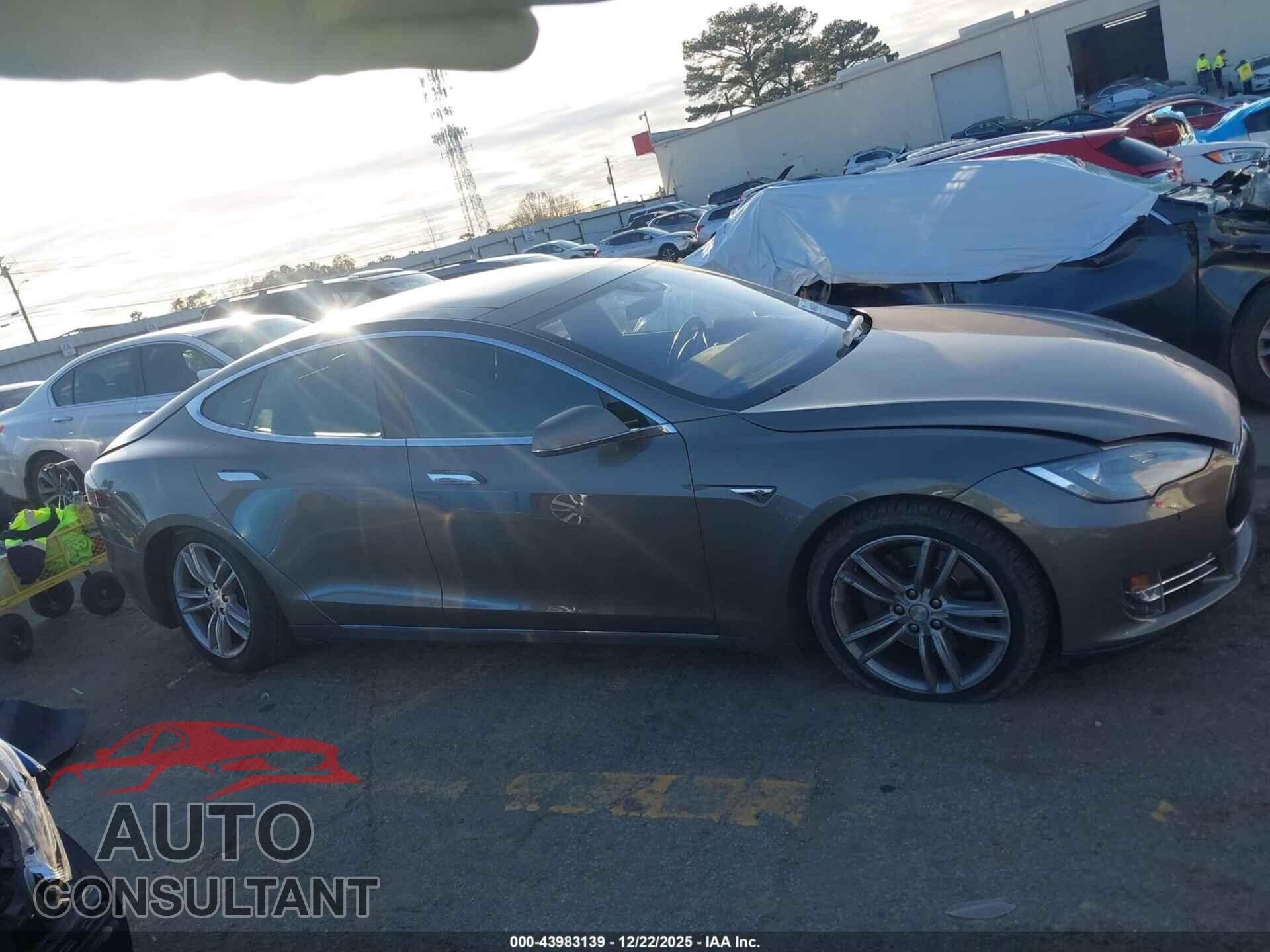 TESLA MODEL S 2016 - 5YJSA1E10GF127971
