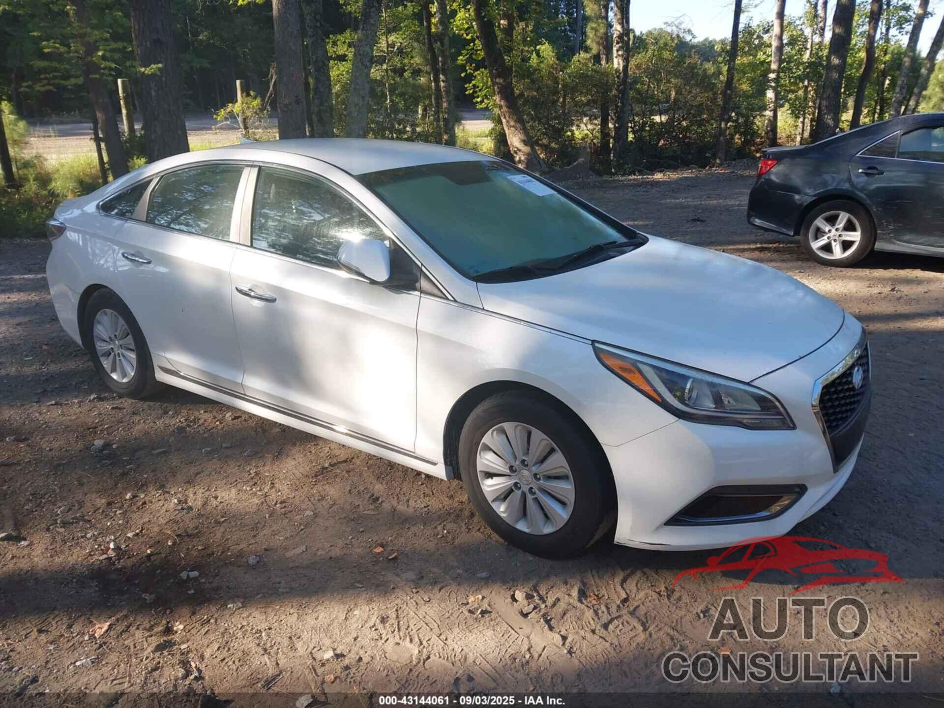 HYUNDAI SONATA HYBRID 2016 - KMHE24L10GA011379
