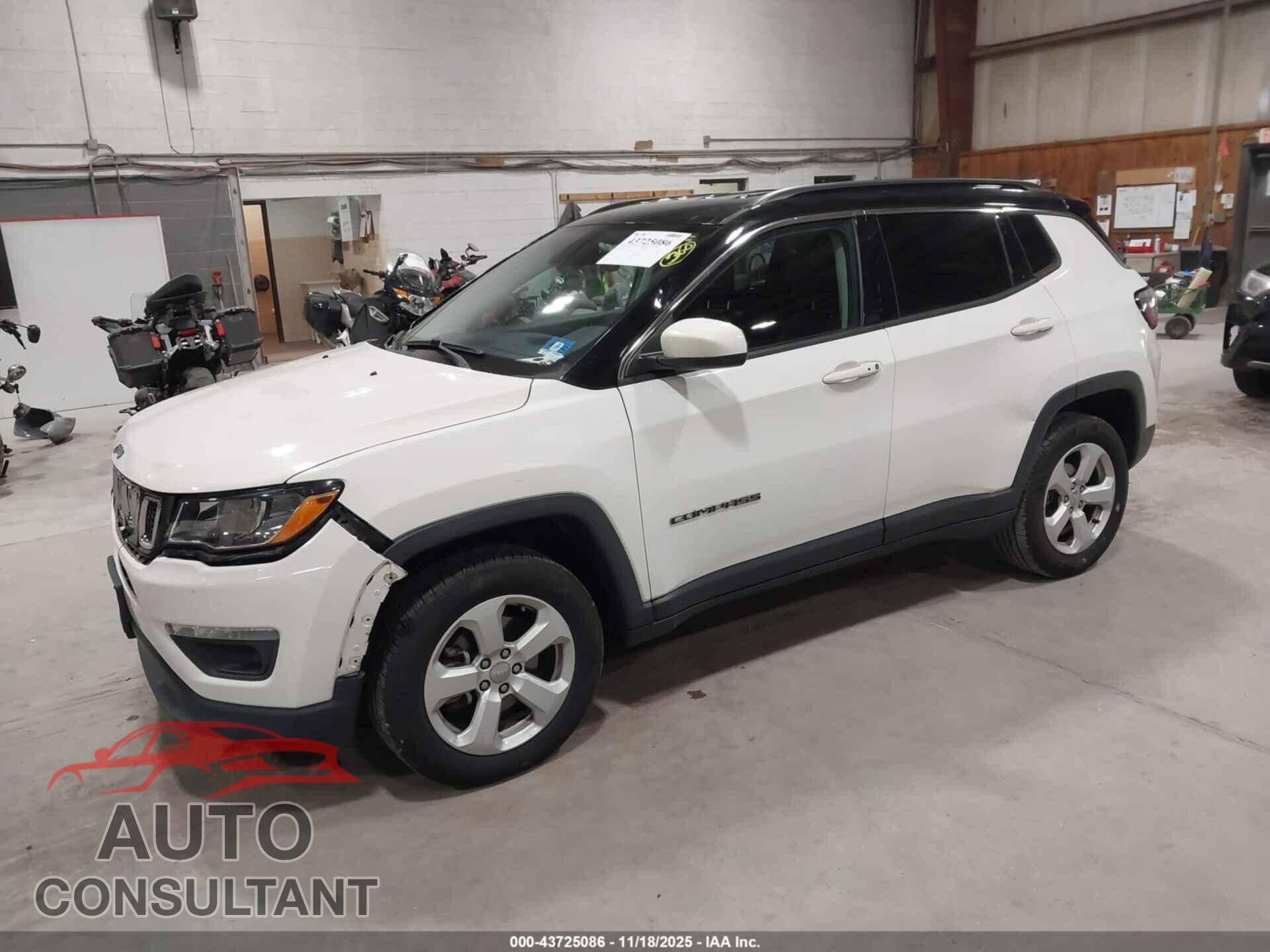 JEEP COMPASS 2018 - 3C4NJDBB8JT252477