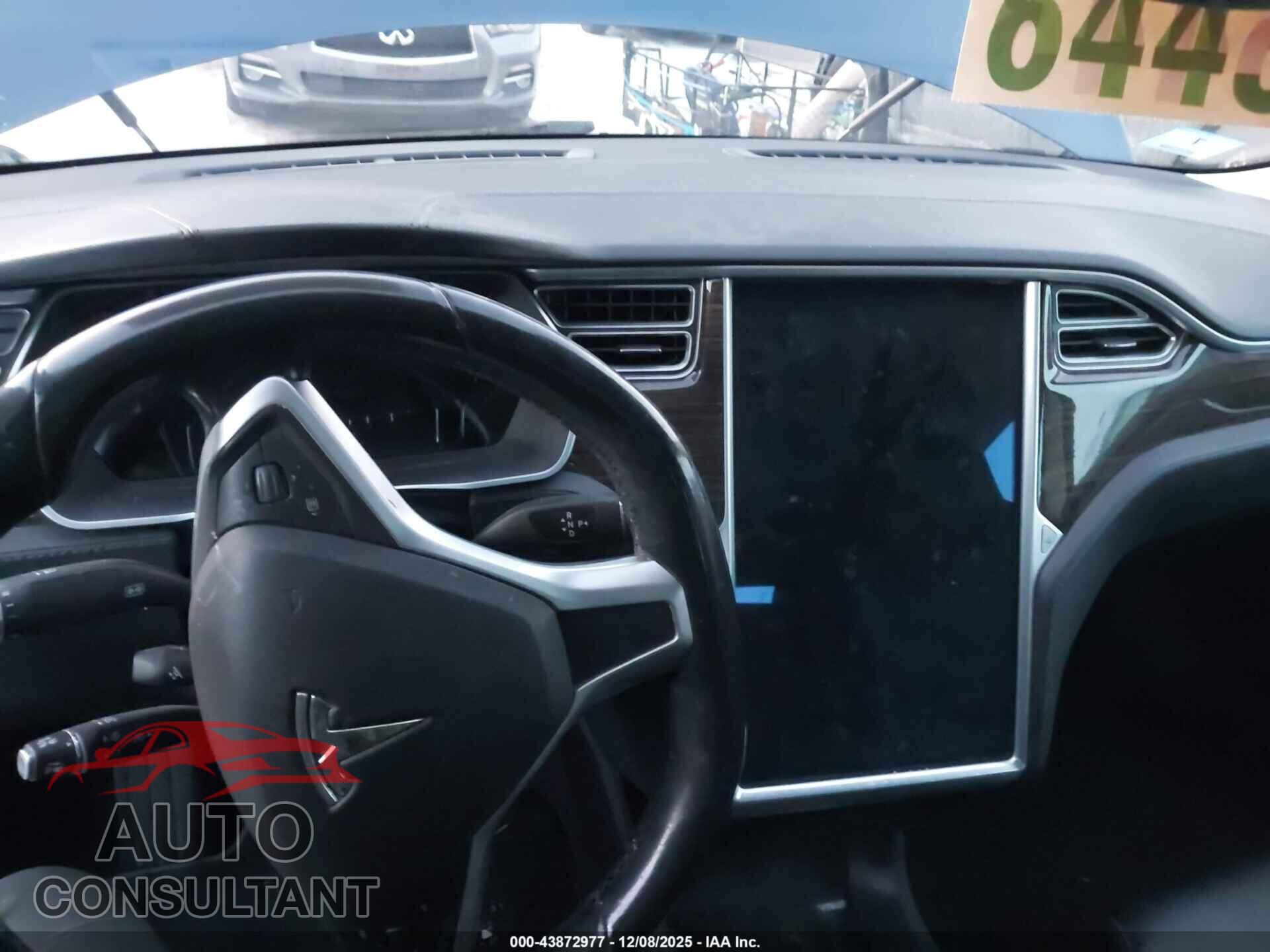 TESLA MODEL S 2015 - 5YJSA1E27FF100273