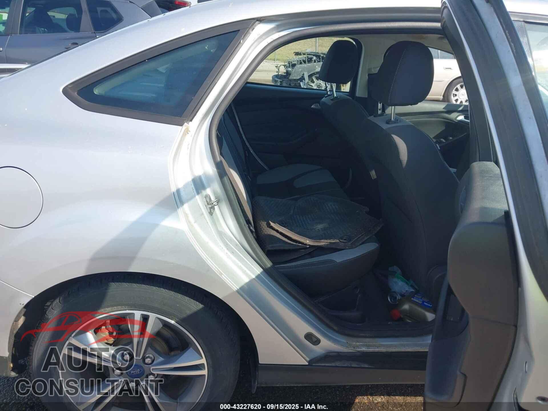 FORD FOCUS 2014 - 1FADP3F2XEL406726