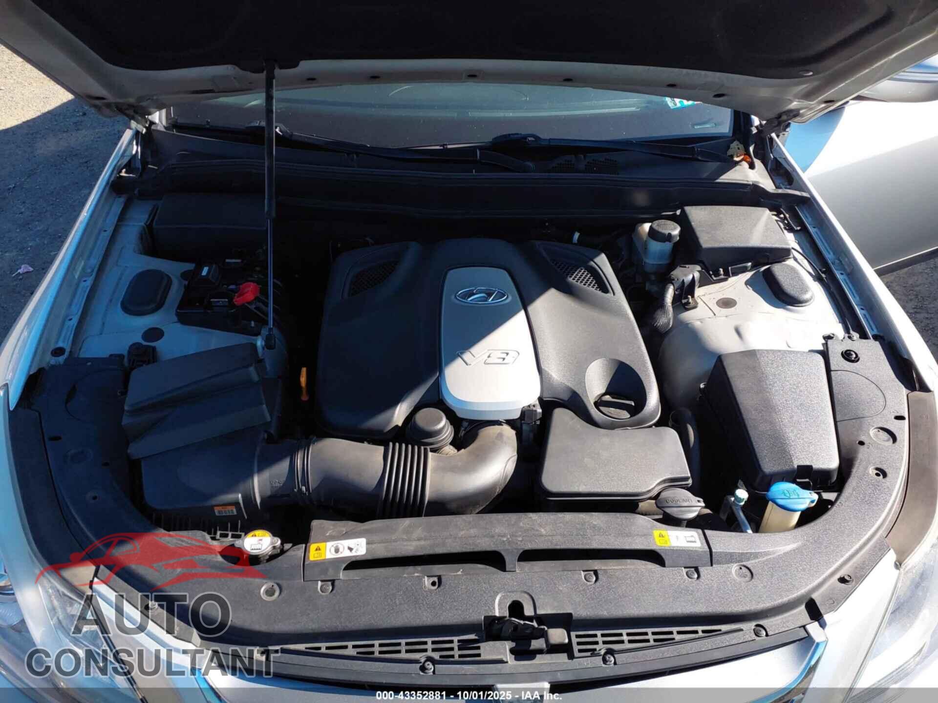 HYUNDAI GENESIS 2012 - KMHGC4DF3CU203128