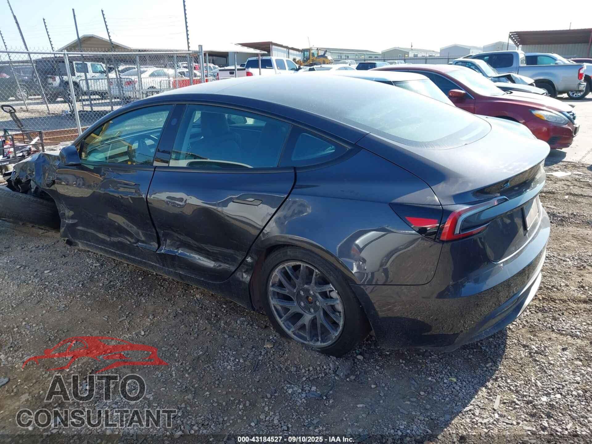 TESLA MODEL 3 2024 - 5YJ3E1EAXRF833602