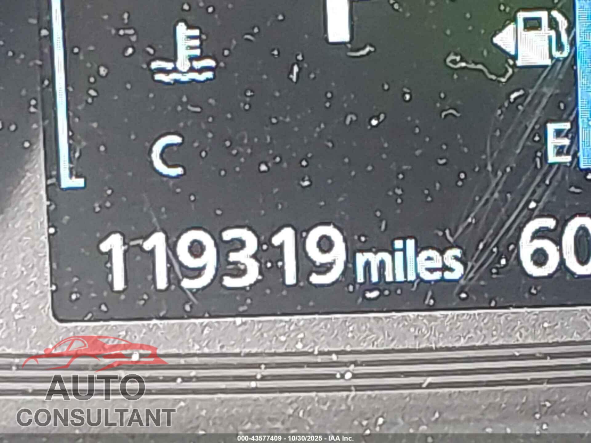 MITSUBISHI OUTLANDER 2018 - JA4AZ3A39JJ003473
