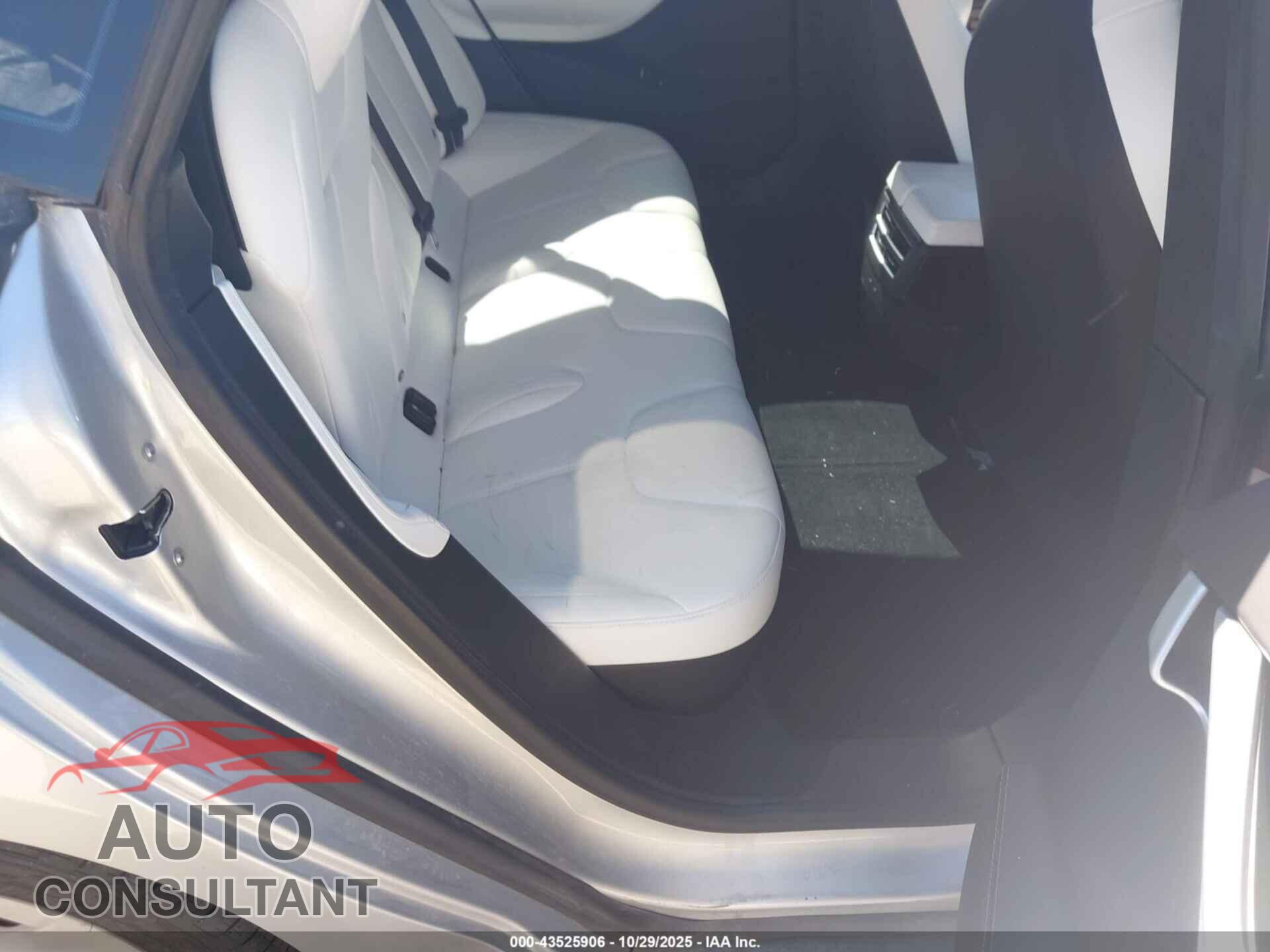 TESLA MODEL S 2017 - 5YJSA1E25HF212217