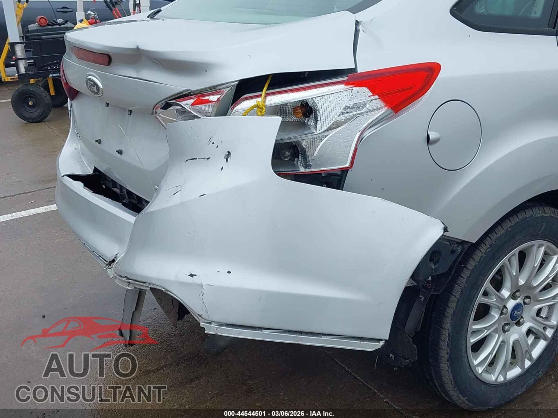 FORD FOCUS 2012 - 1FAHP3F24CL396970