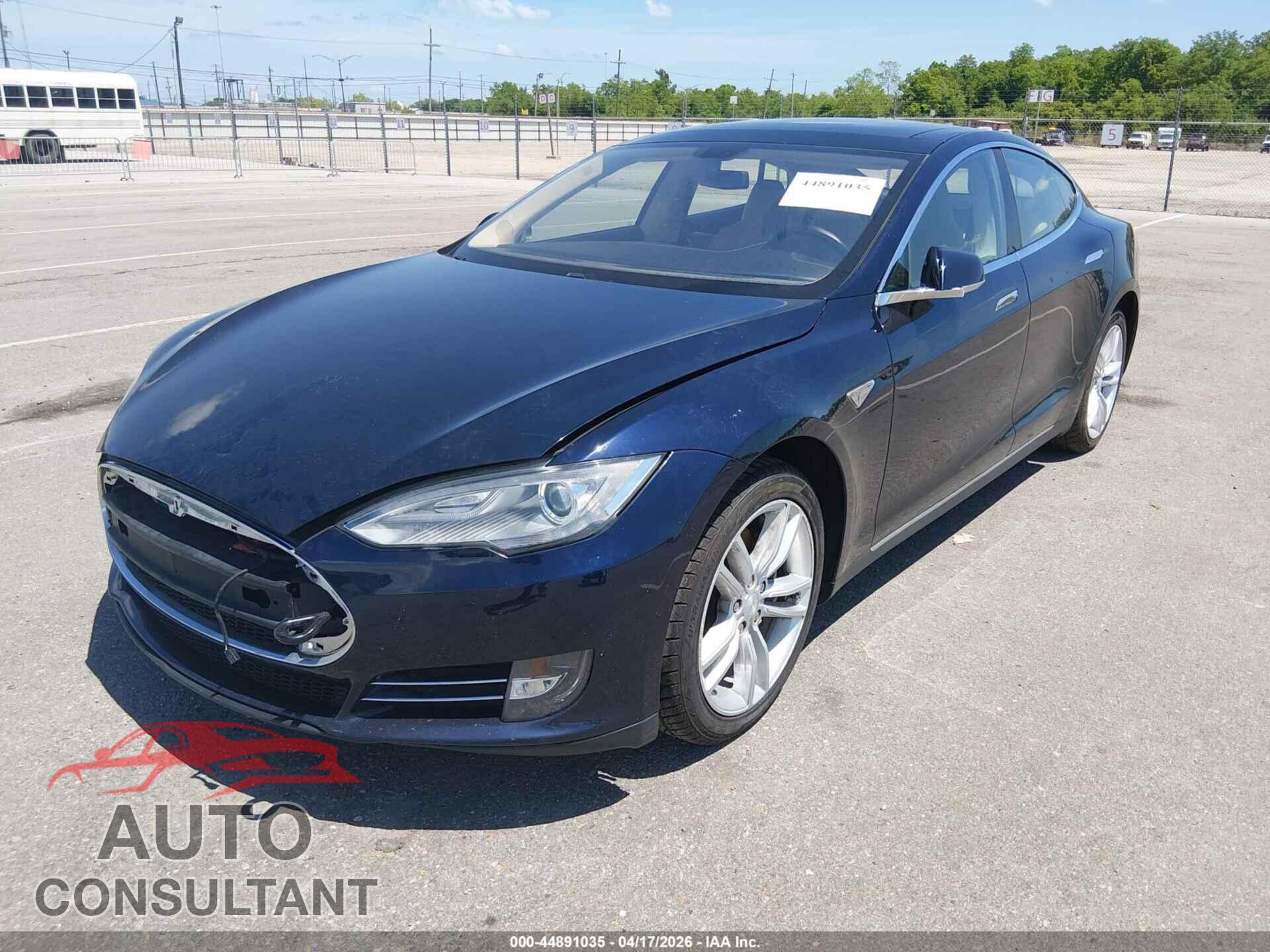 TESLA MODEL S 2014 - 5YJSA1H10EFP43579