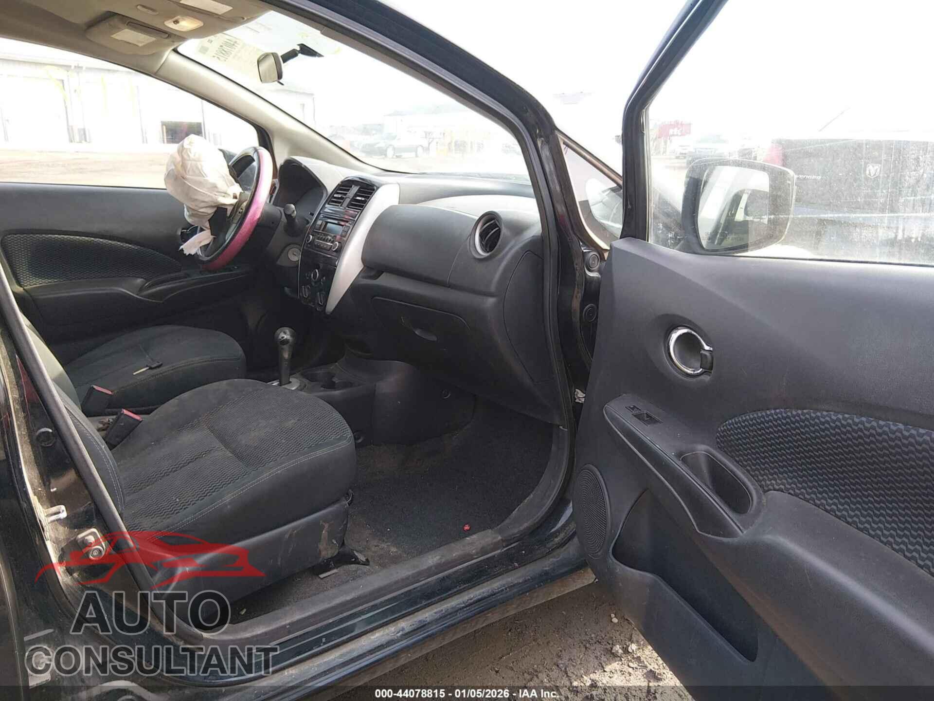 NISSAN VERSA NOTE 2015 - 3N1CE2CP8FL403001