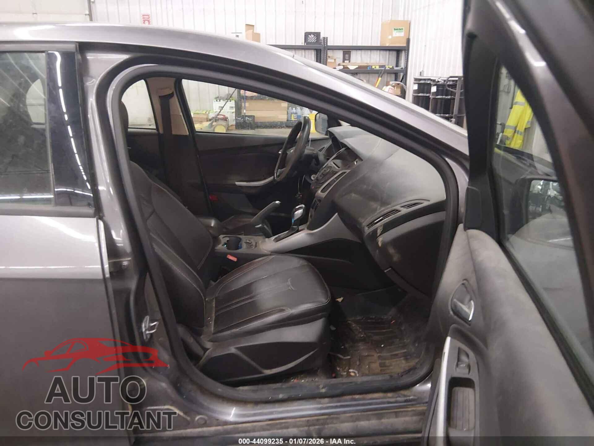 FORD FOCUS 2014 - 1FADP3F27EL382000