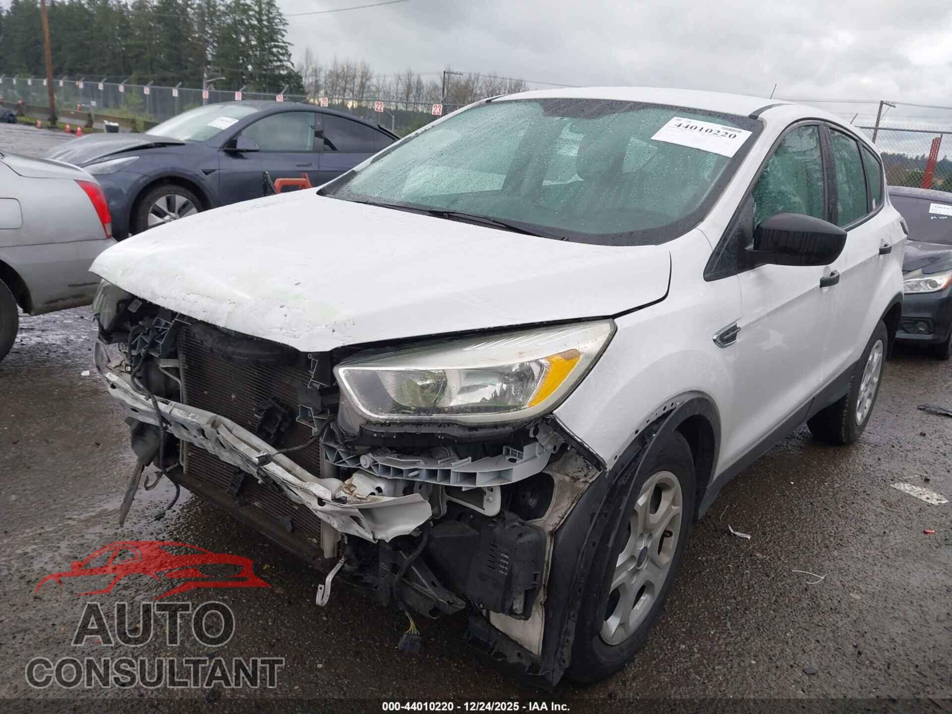 FORD ESCAPE 2017 - 1FMCU0F73HUB53672