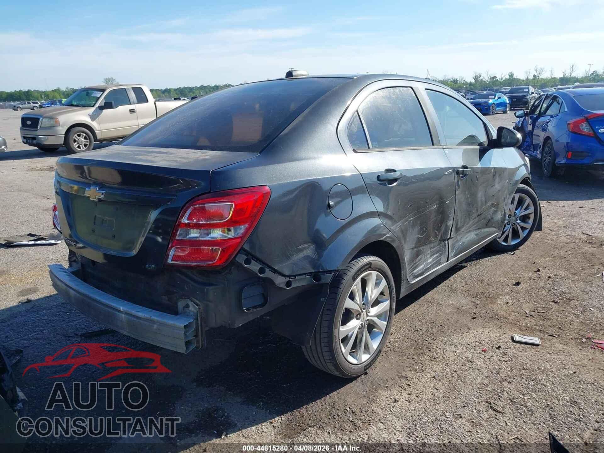 CHEVROLET SONIC 2017 - 1G1JB5SH3H4157436