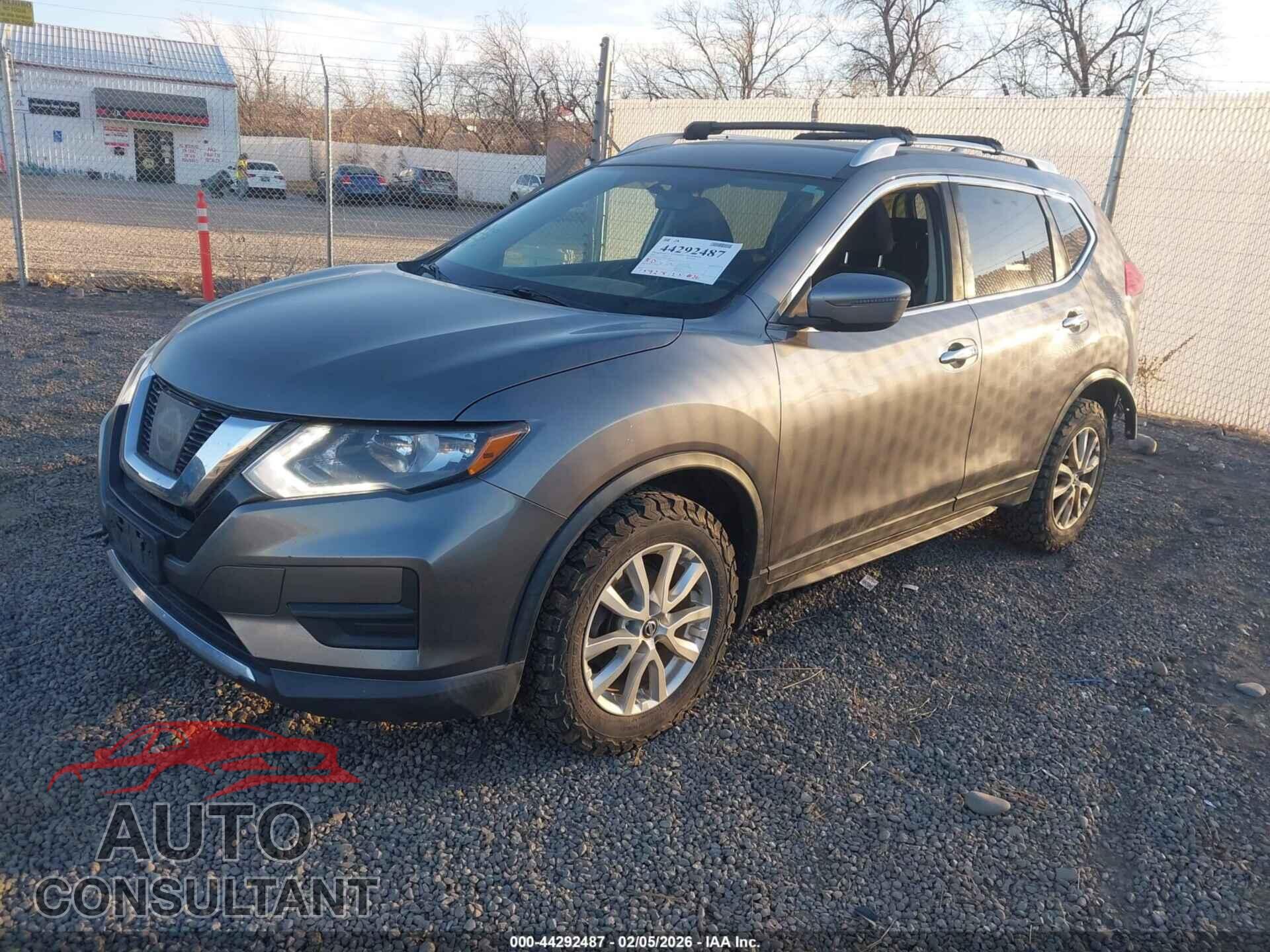 NISSAN ROGUE 2017 - KNMAT2MVXHP586092