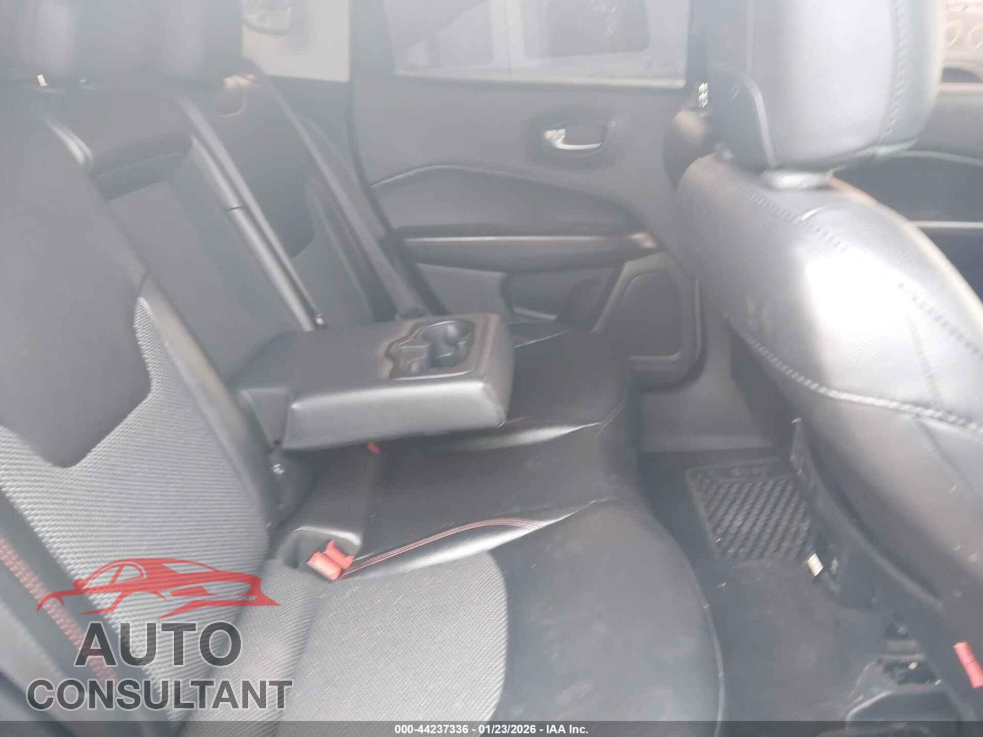 JEEP COMPASS 2019 - 3C4NJDDB8KT744831