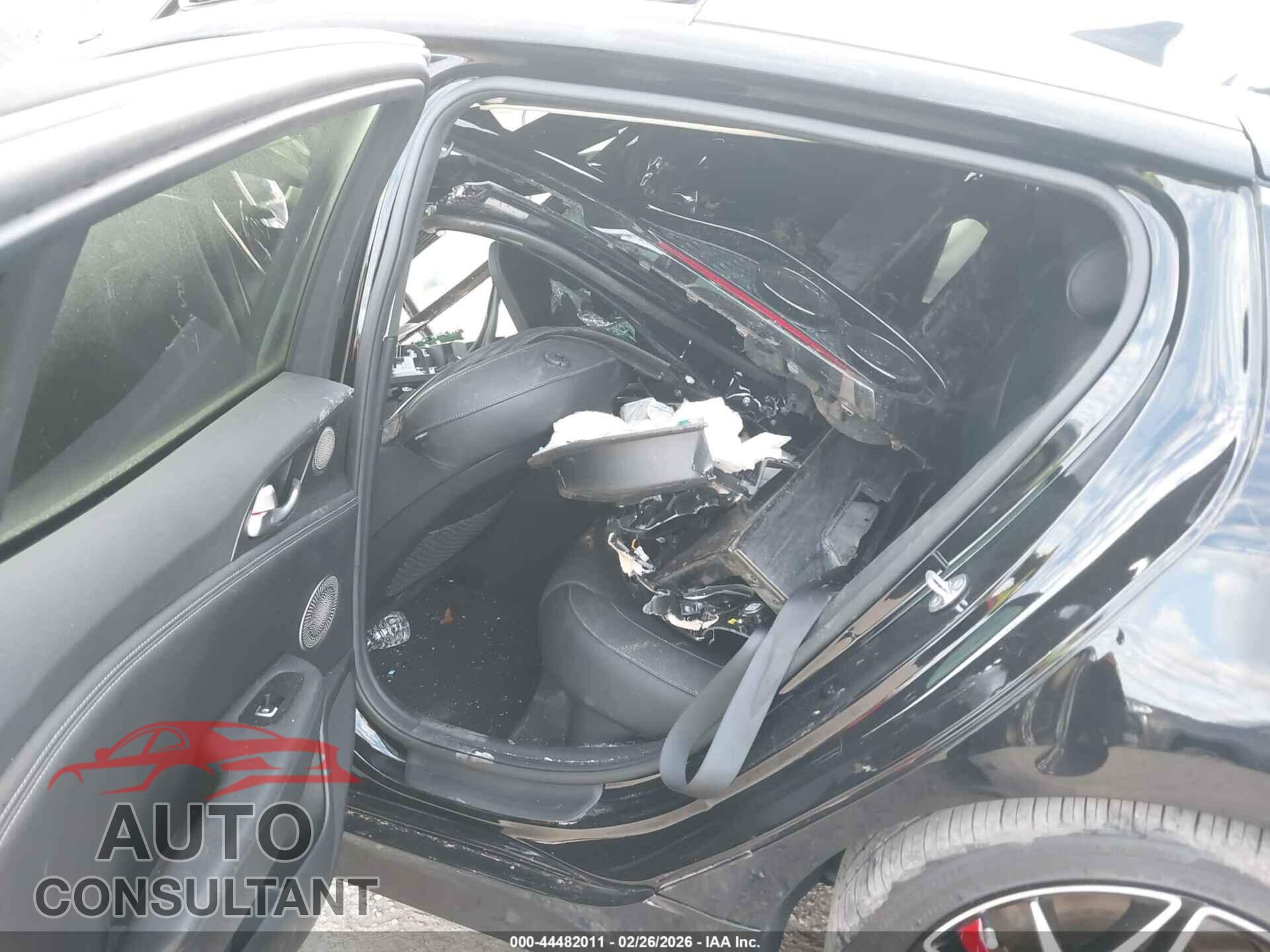 KIA STINGER 2023 - KNAE35LD7P6123582