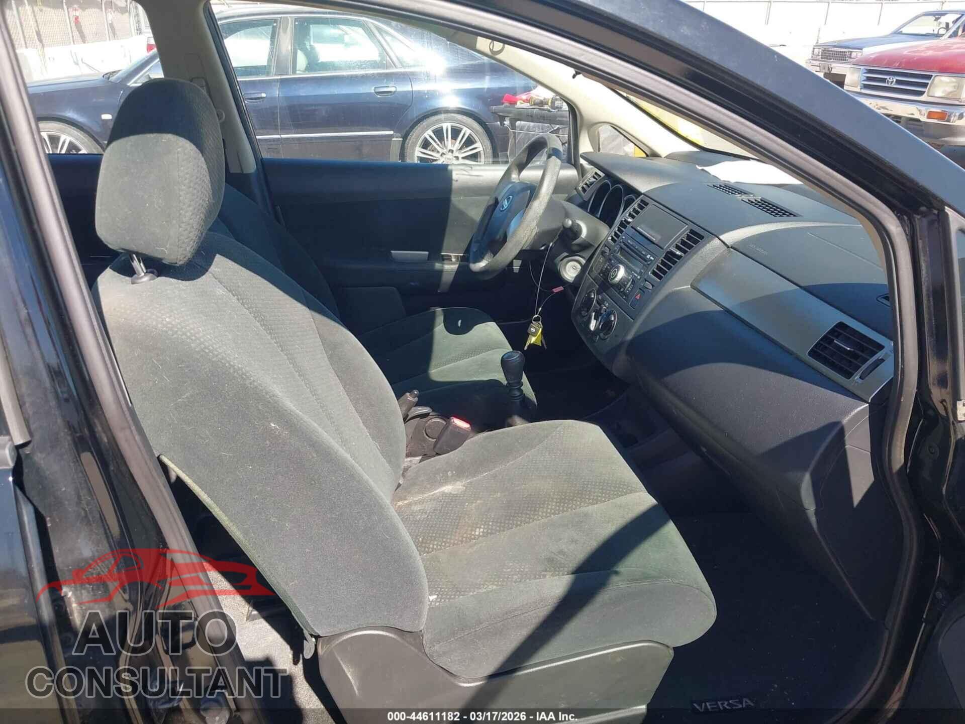 NISSAN VERSA 2011 - 3N1BC1AP4BL456741
