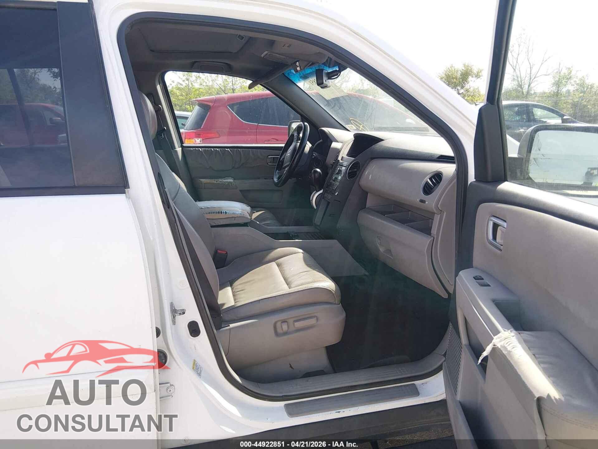 HONDA PILOT 2011 - 5FNYF4H57BB031825