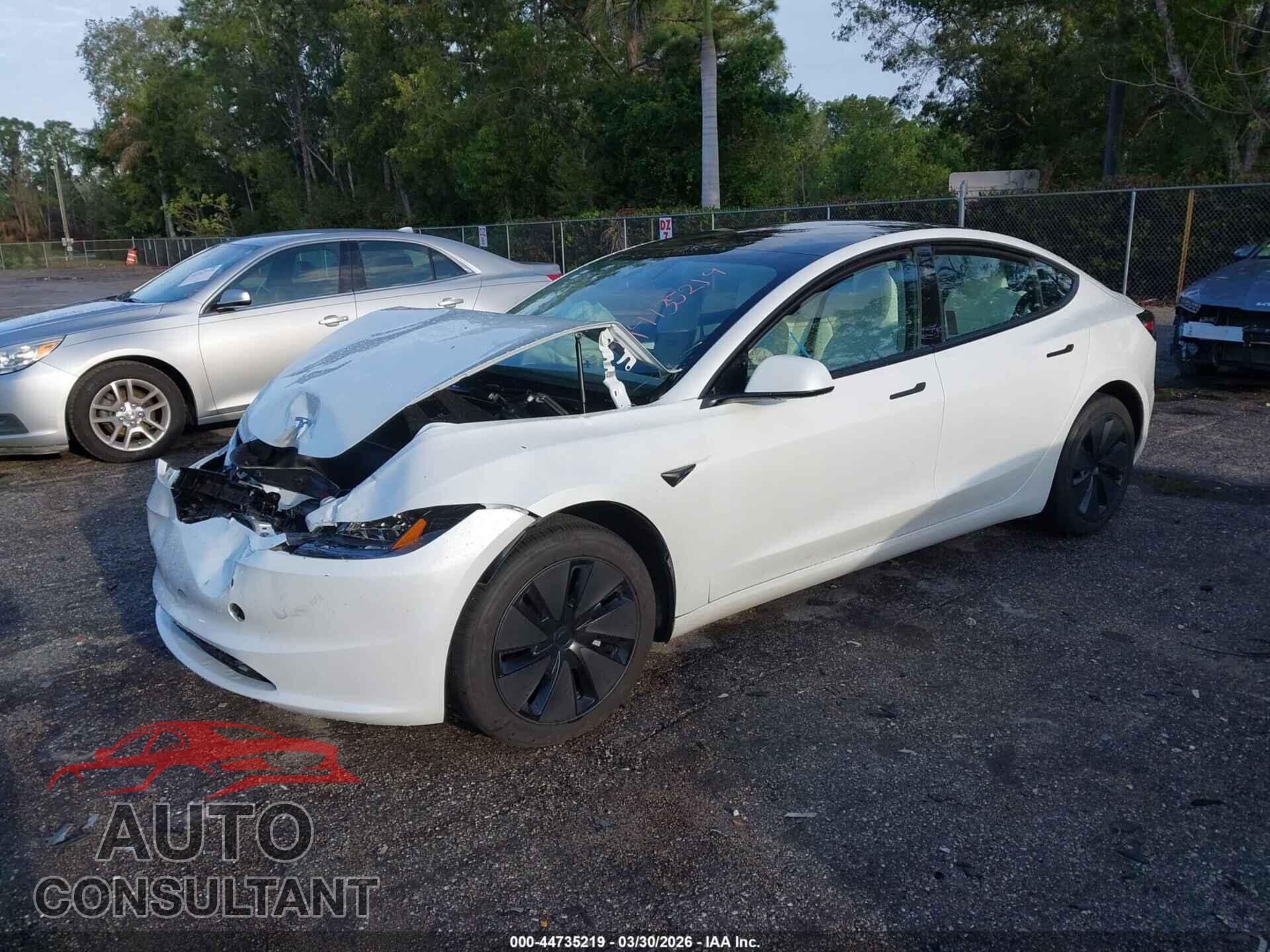 TESLA MODEL 3 2025 - 5YJ3E1EA2SF069895