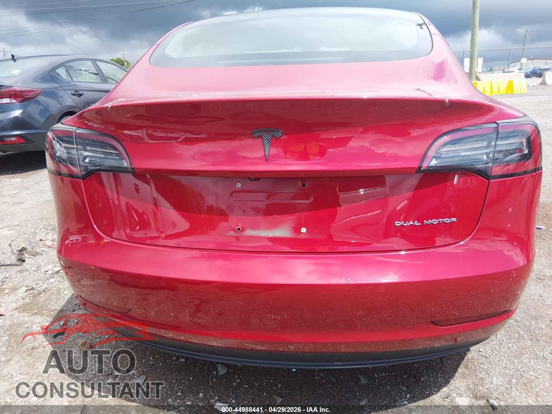 TESLA MODEL 3 2018 - 5YJ3E1EB9JF064247