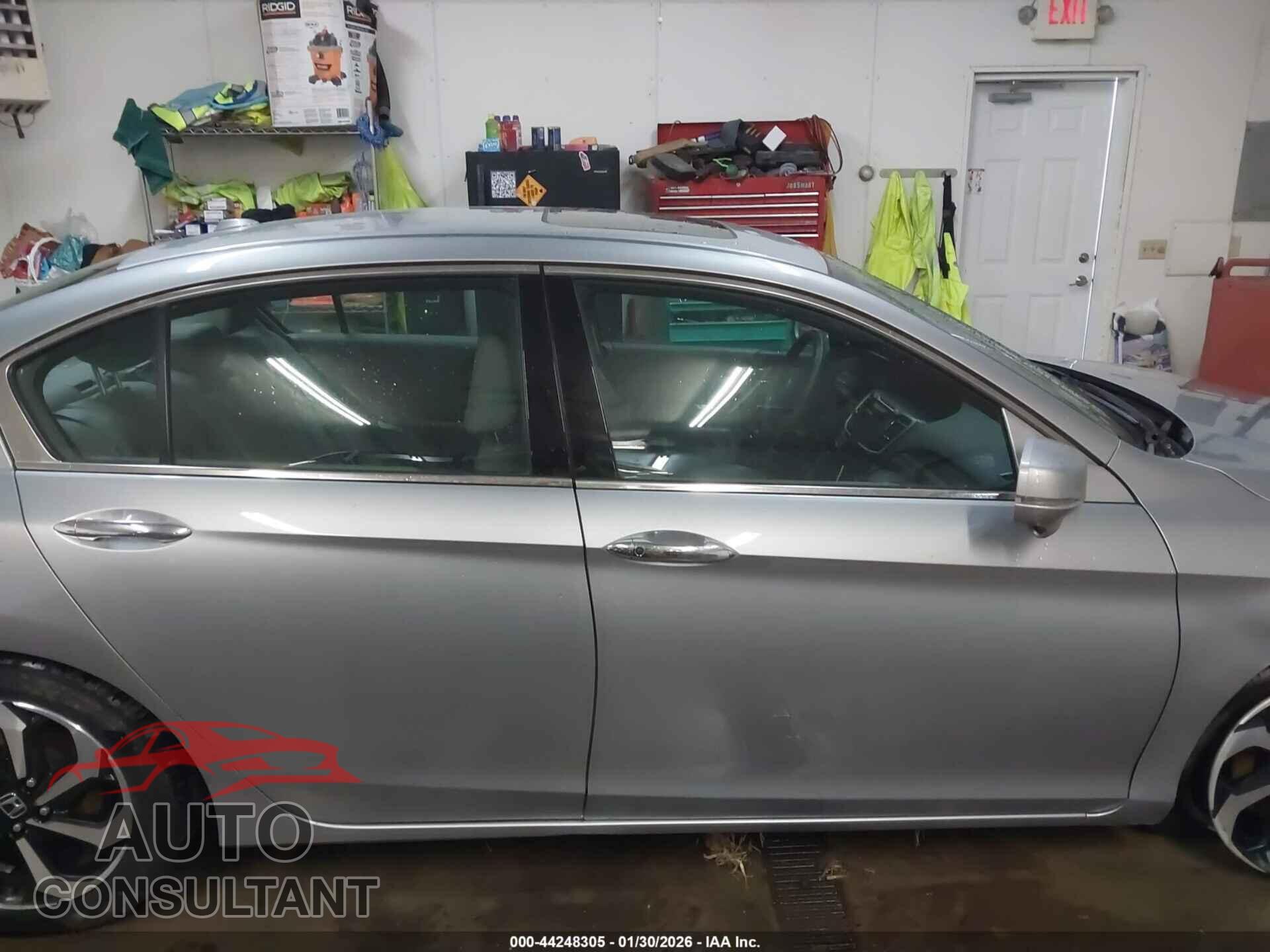 HONDA ACCORD 2017 - 1HGCR3F00HA043885