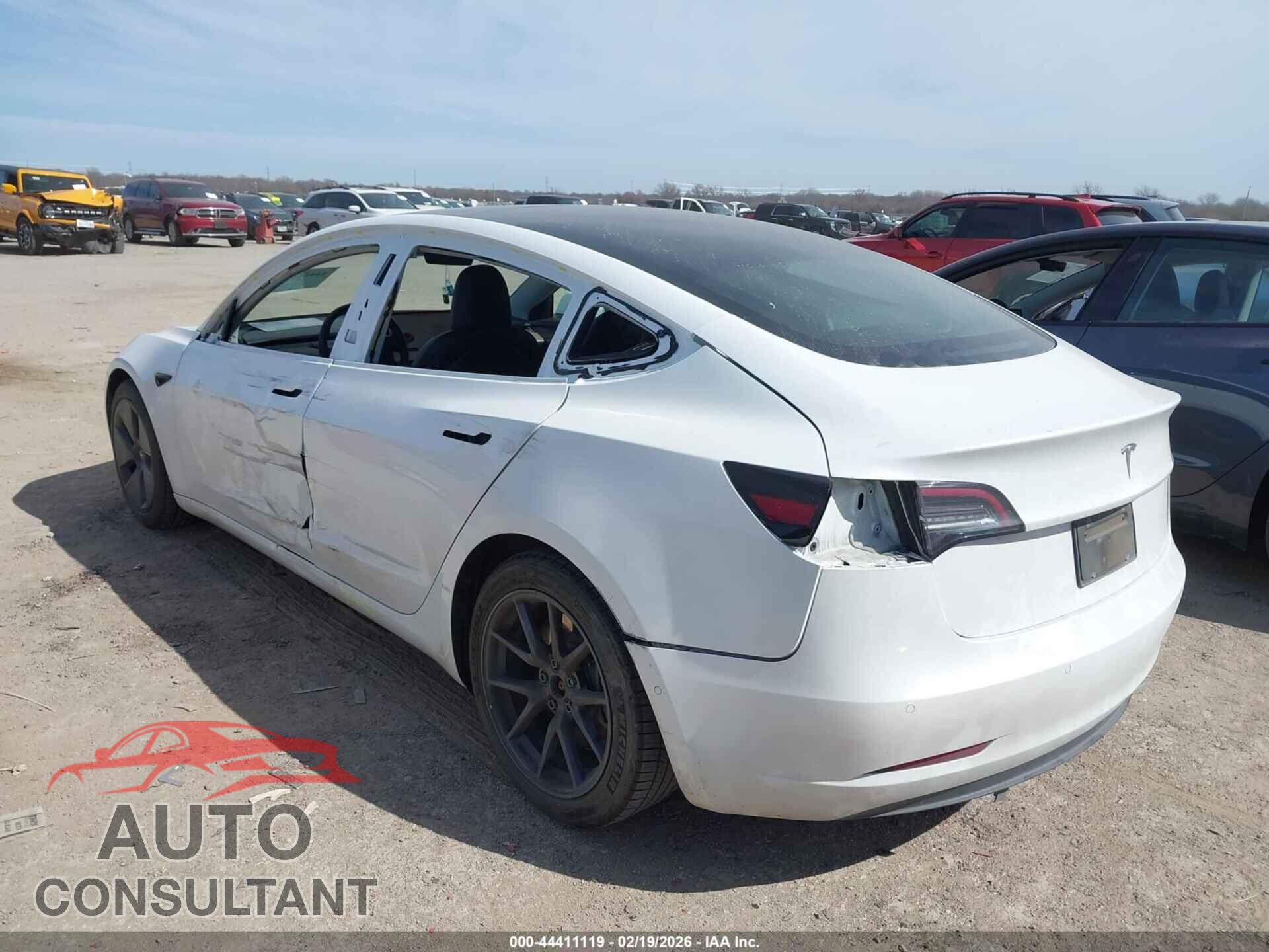 TESLA MODEL 3 2021 - 5YJ3E1EA8MF031557