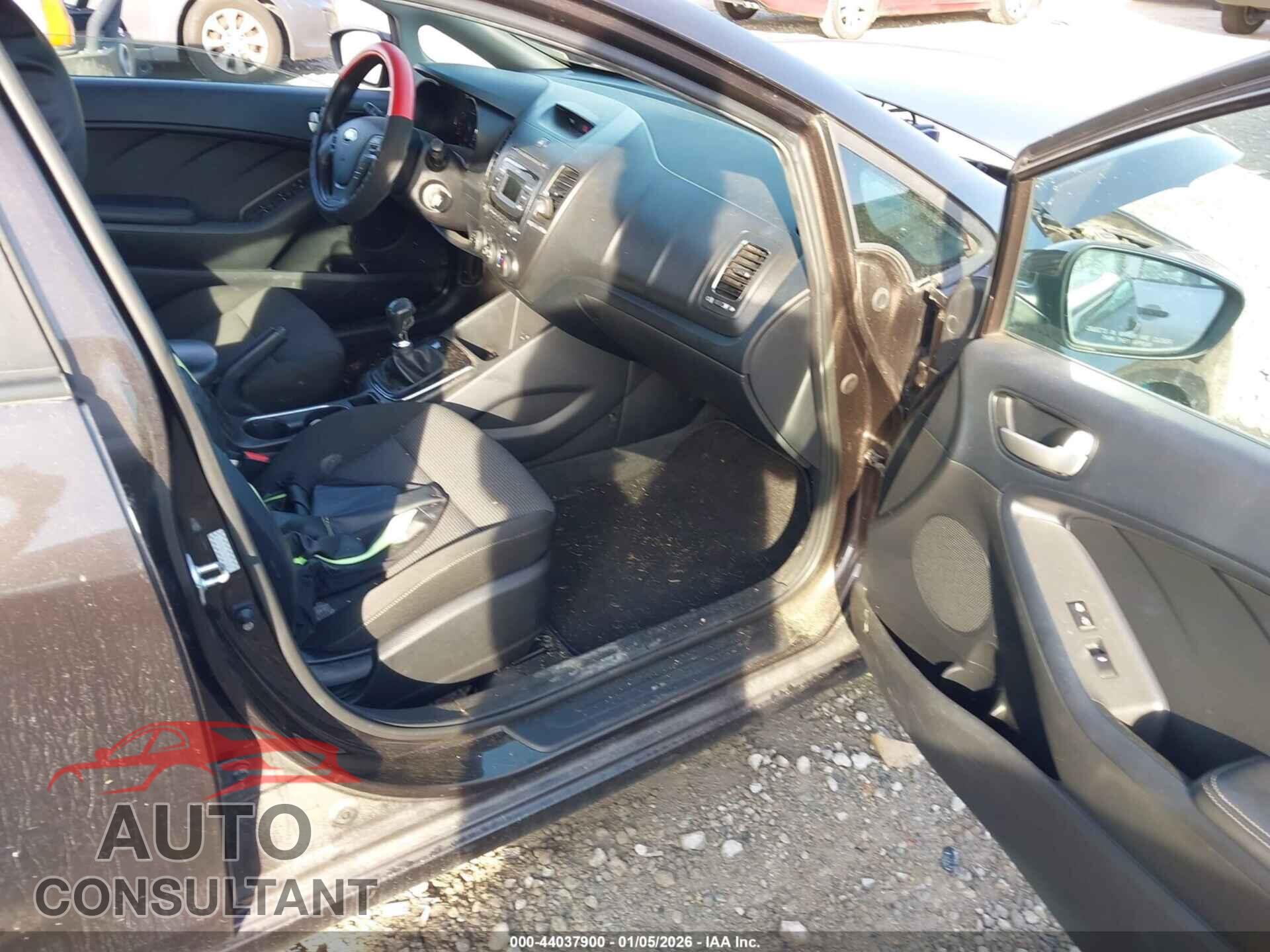 KIA FORTE 2017 - 3KPFK4A74HE014168
