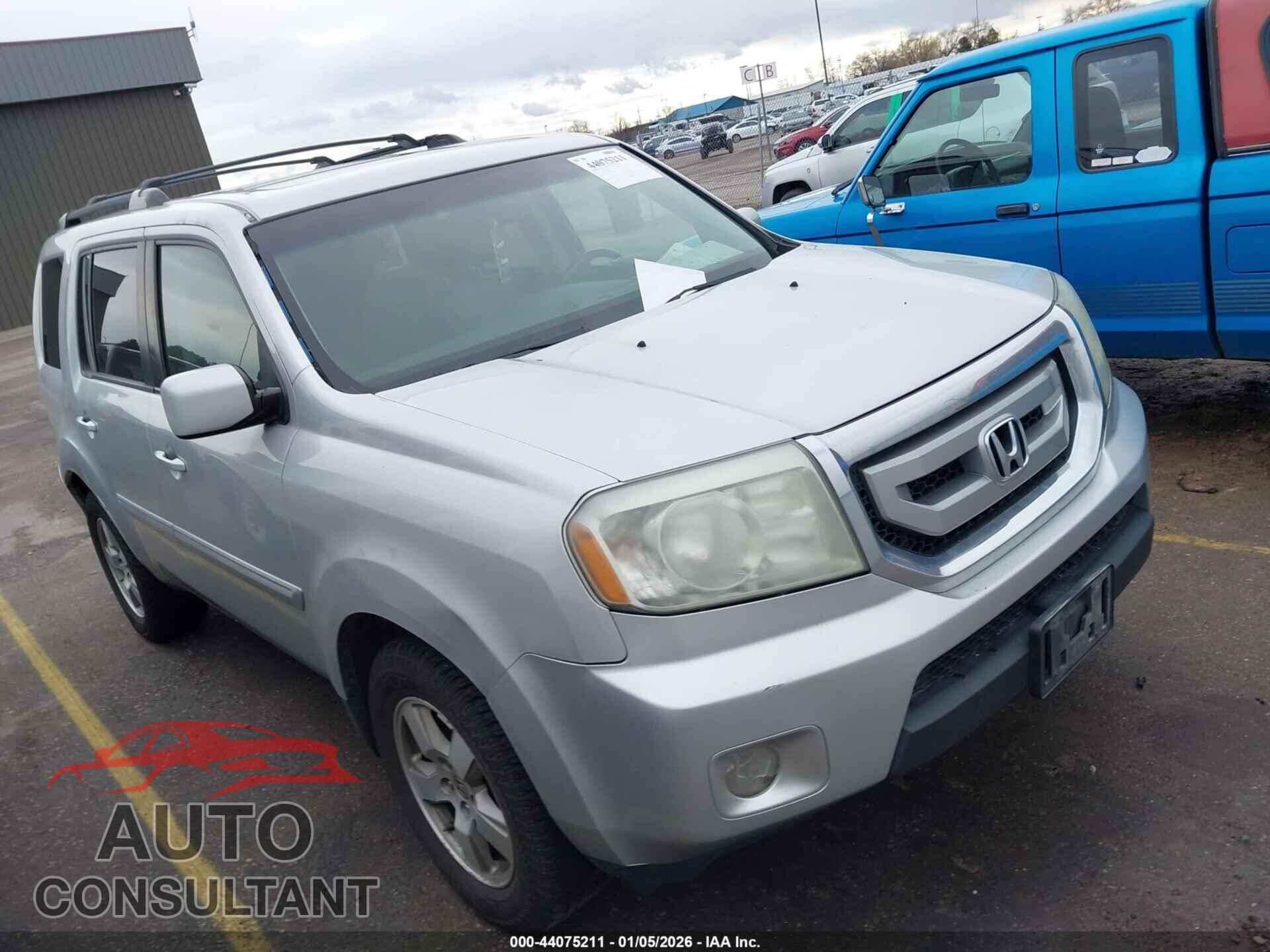 HONDA PILOT 2011 - 5FNYF4H50BB082387