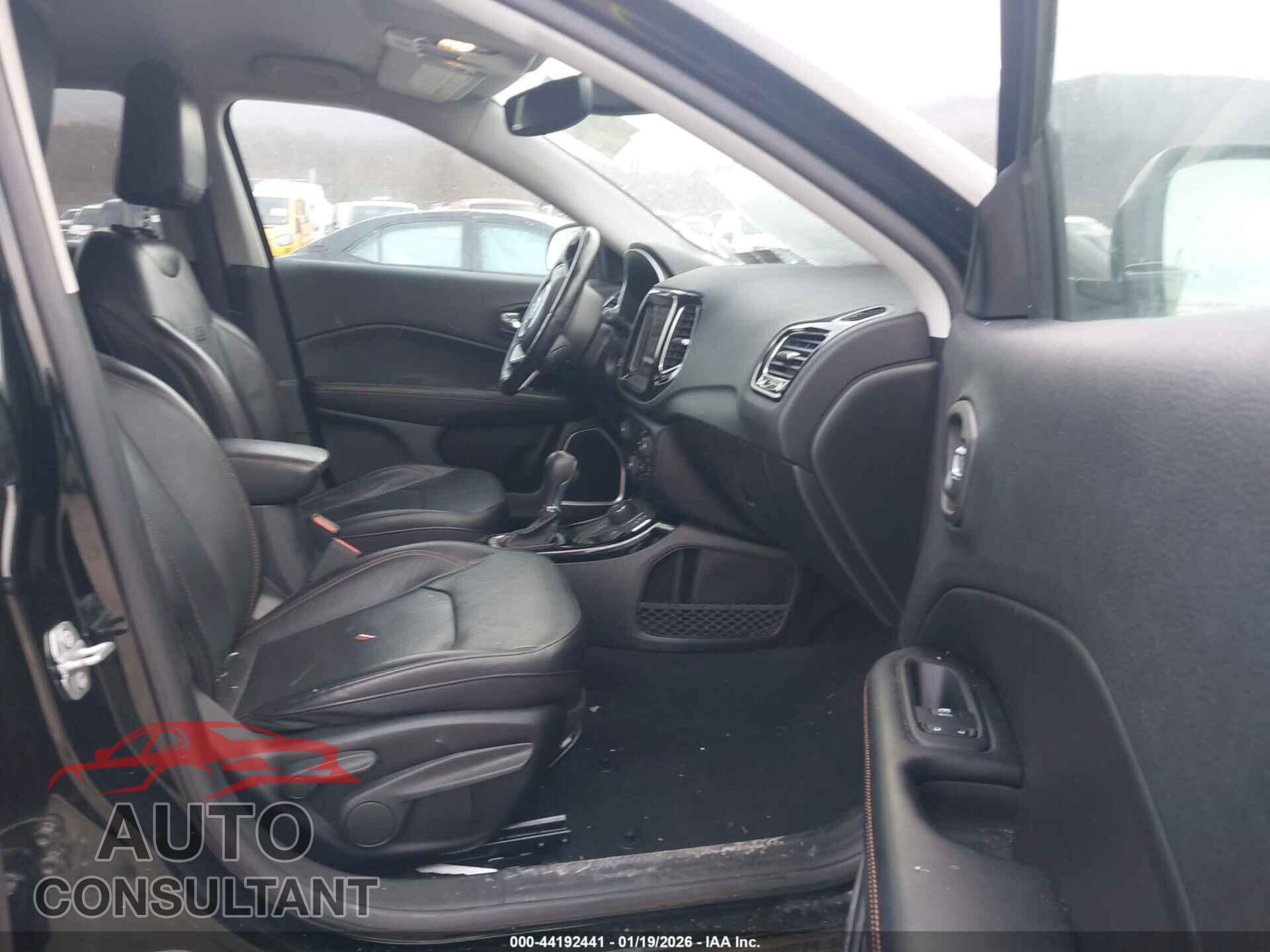 JEEP COMPASS 2021 - 3C4NJDCB6MT526018