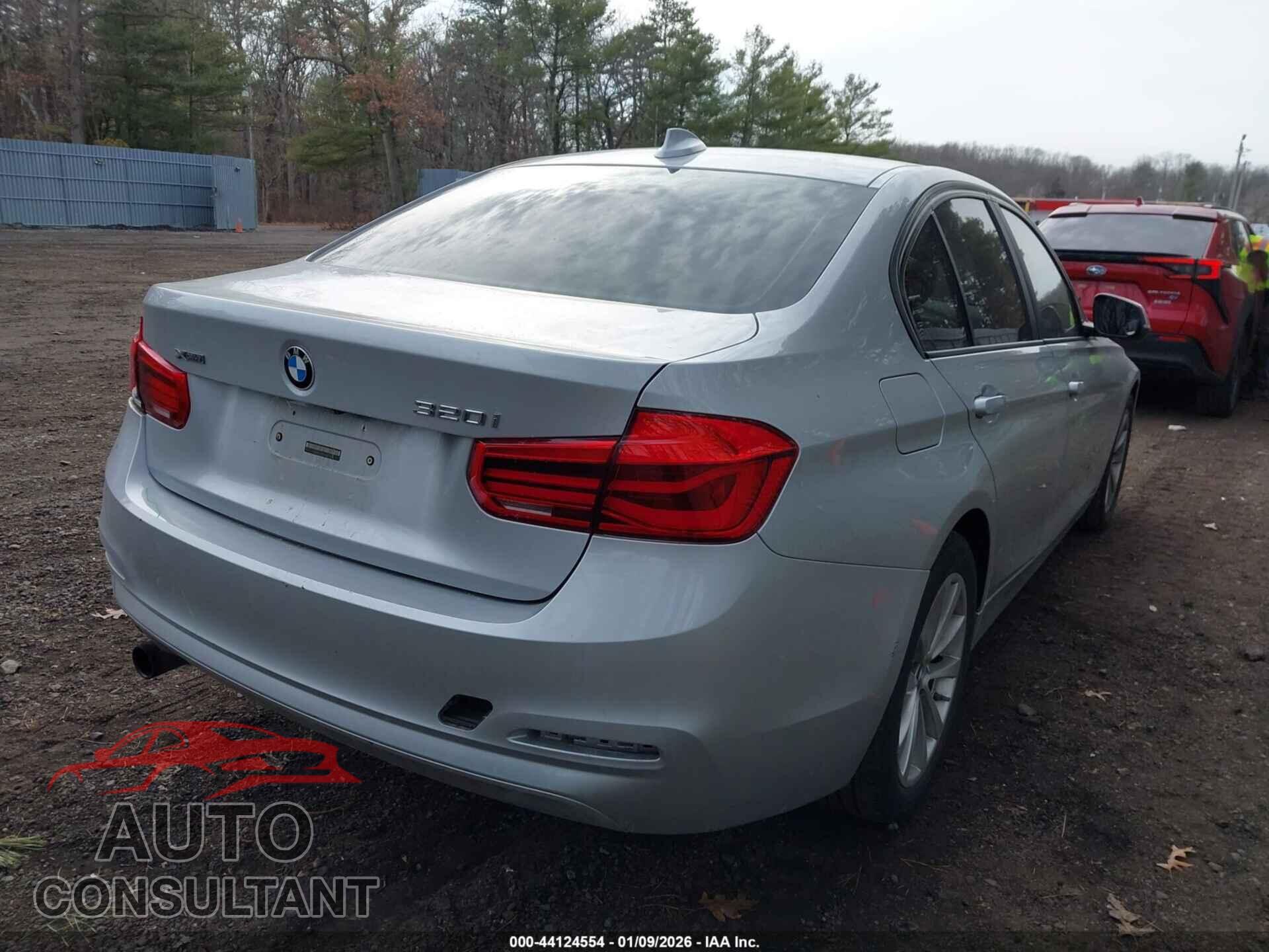 BMW 320I 2018 - WBA8E5G50JNU47416