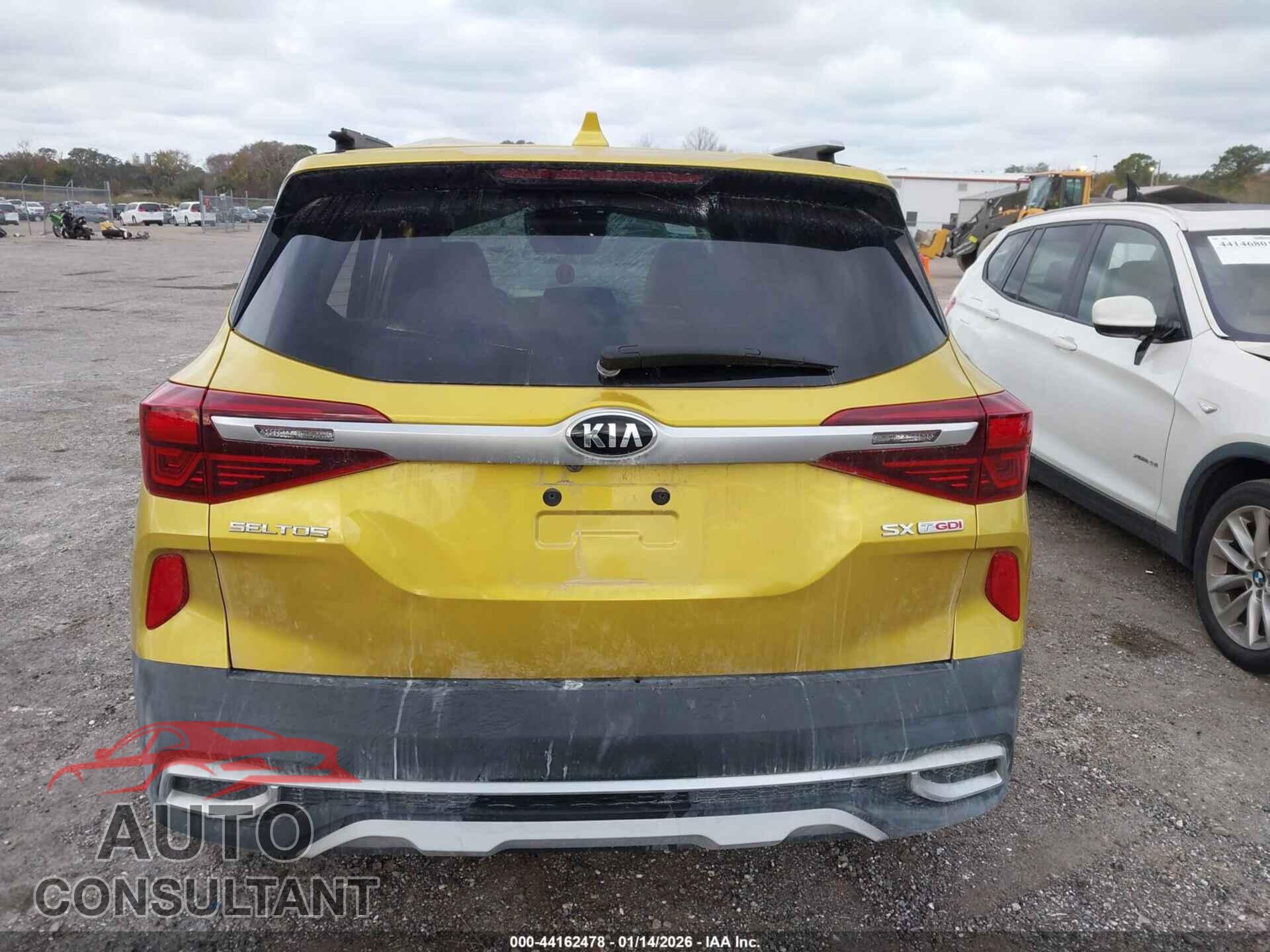 KIA SELTOS 2021 - KNDETCA27M7158024